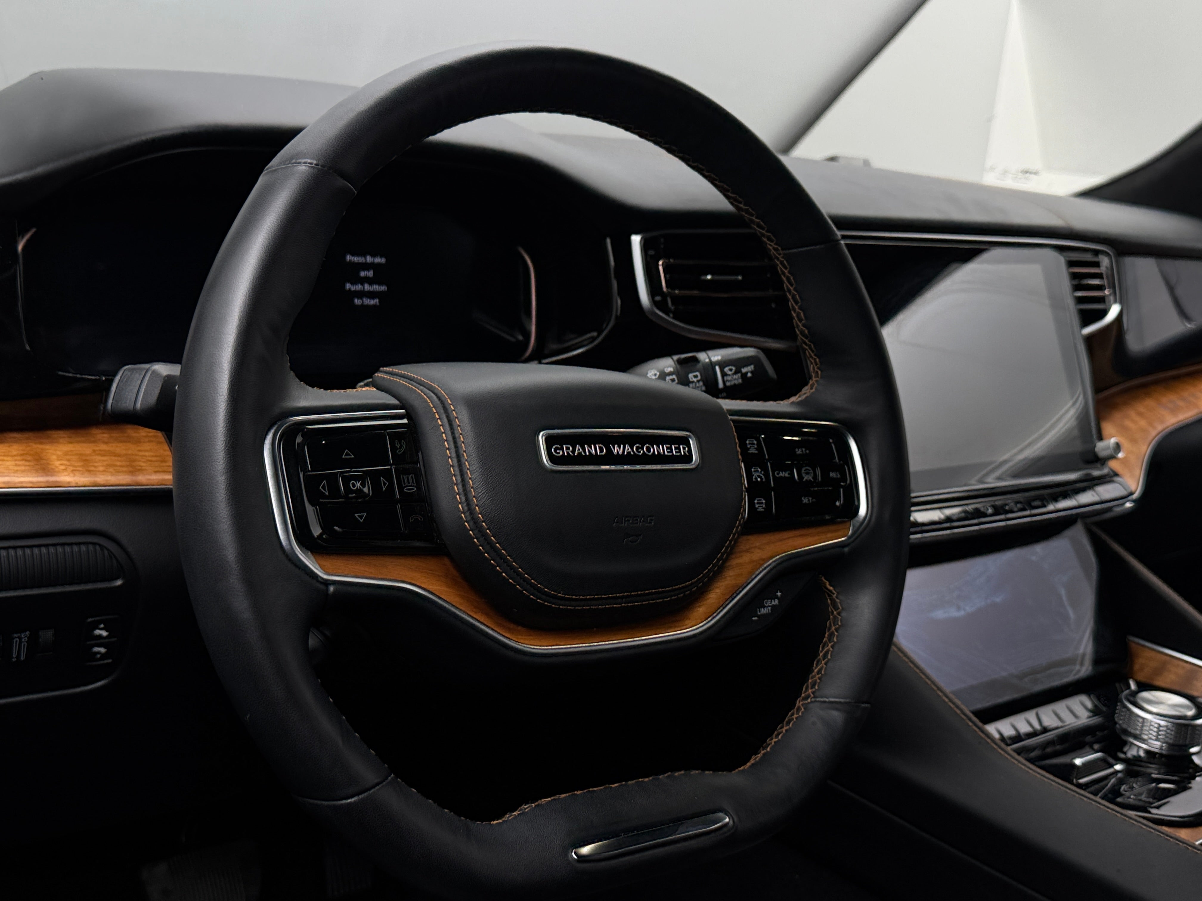 2022 Jeep Grand Wagoneer Series III 4