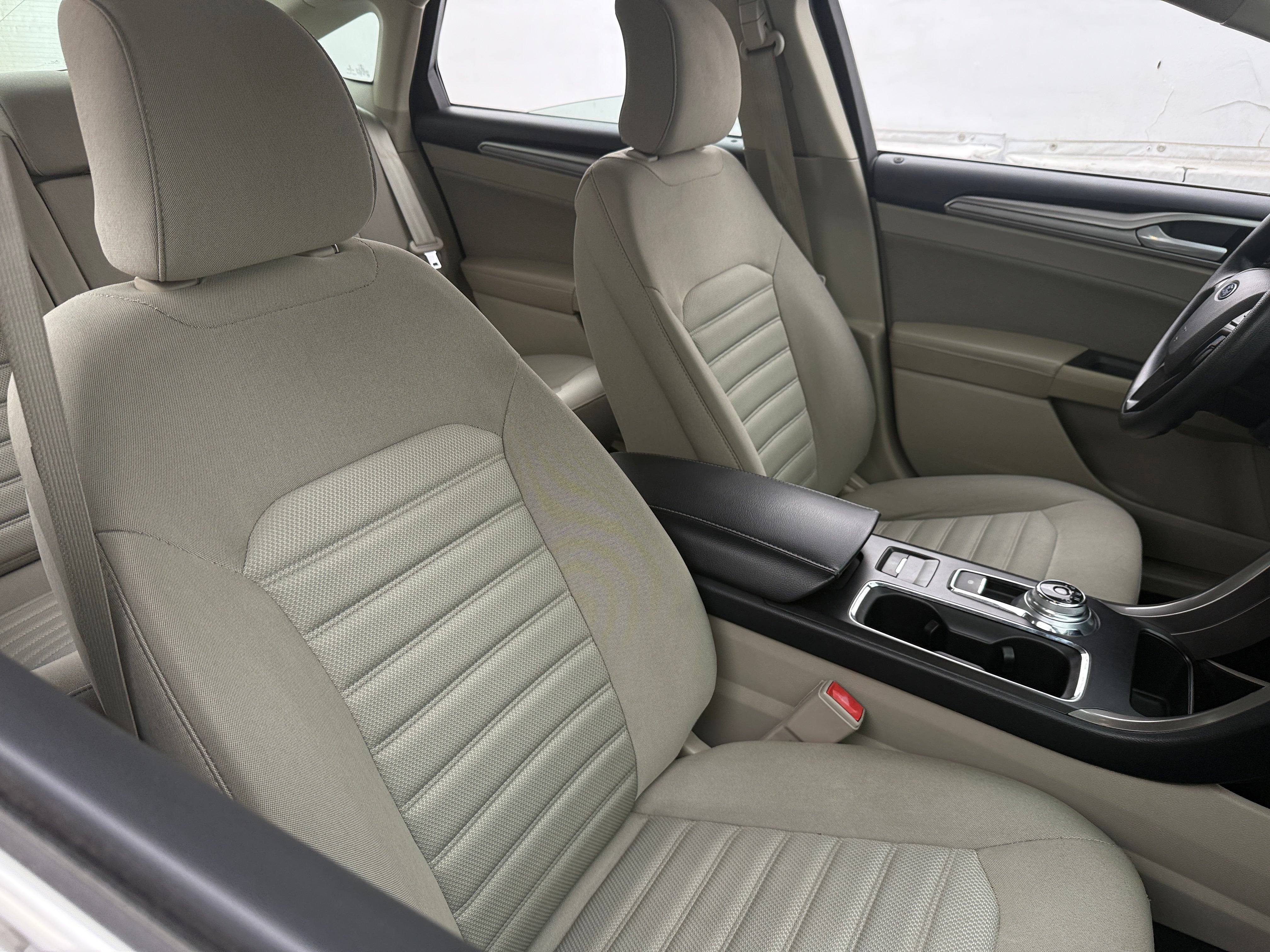 2019 Ford Fusion SE 2