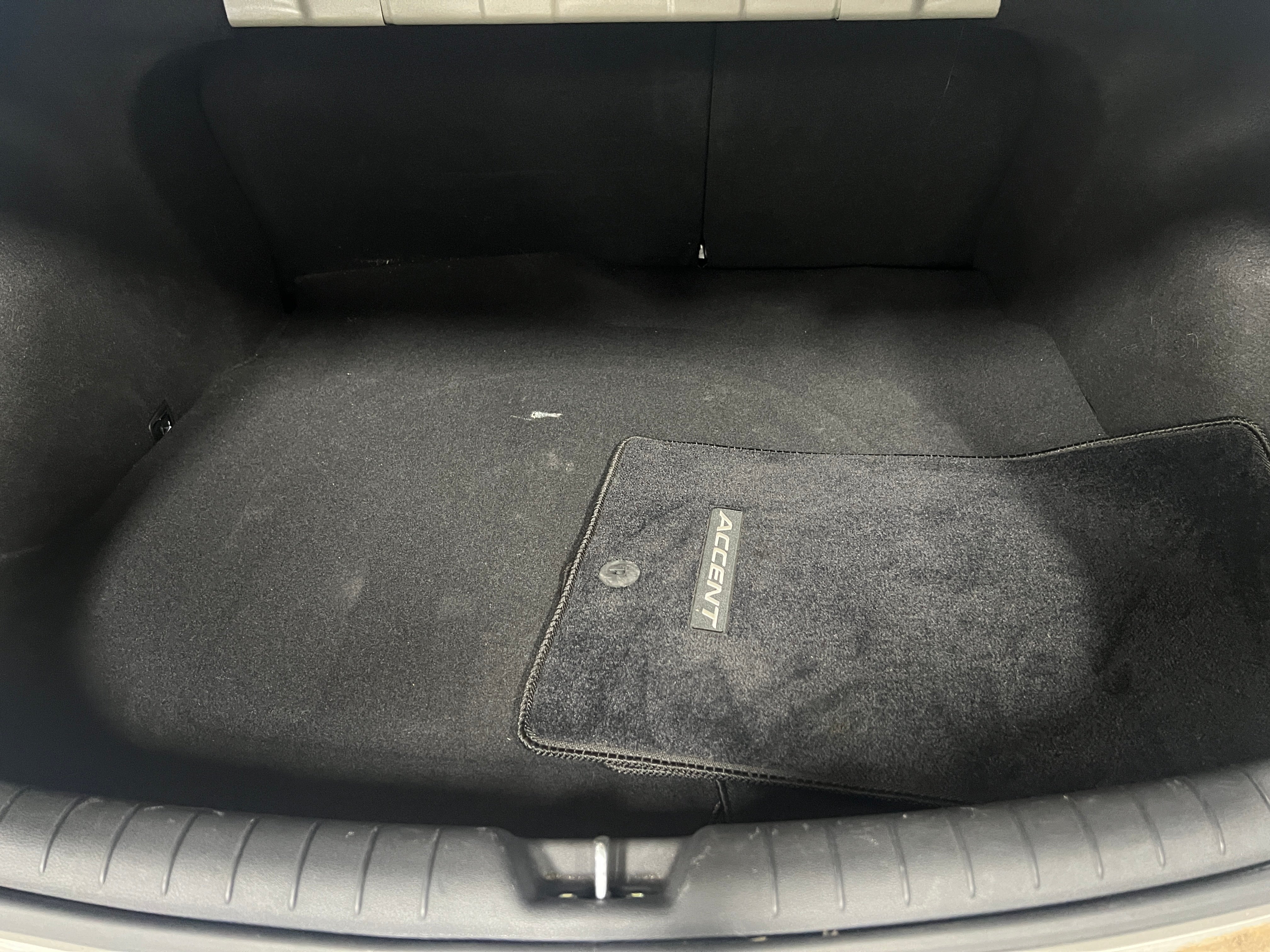 2019 Hyundai Accent SE 7