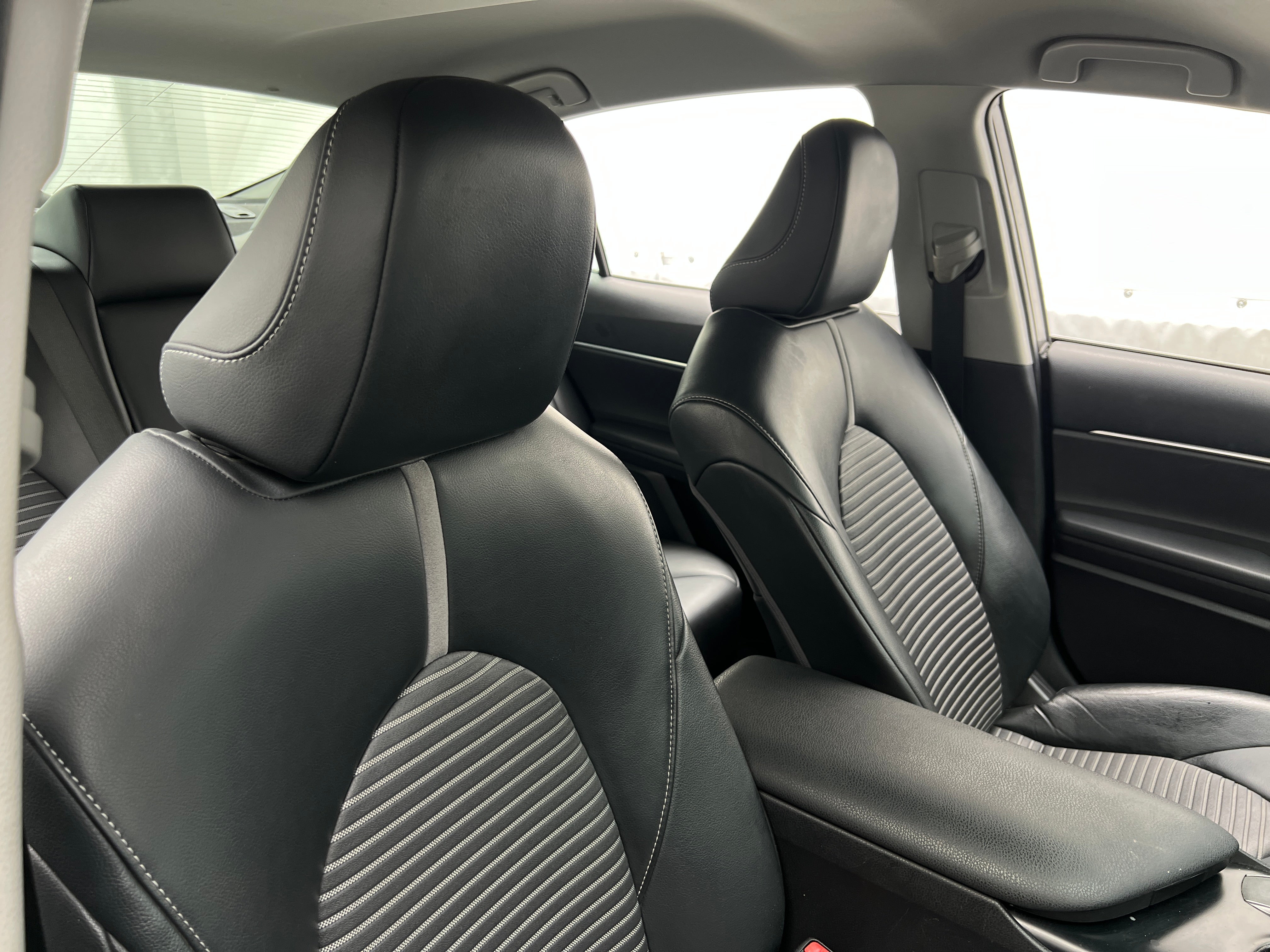 2020 Toyota Camry SE 2