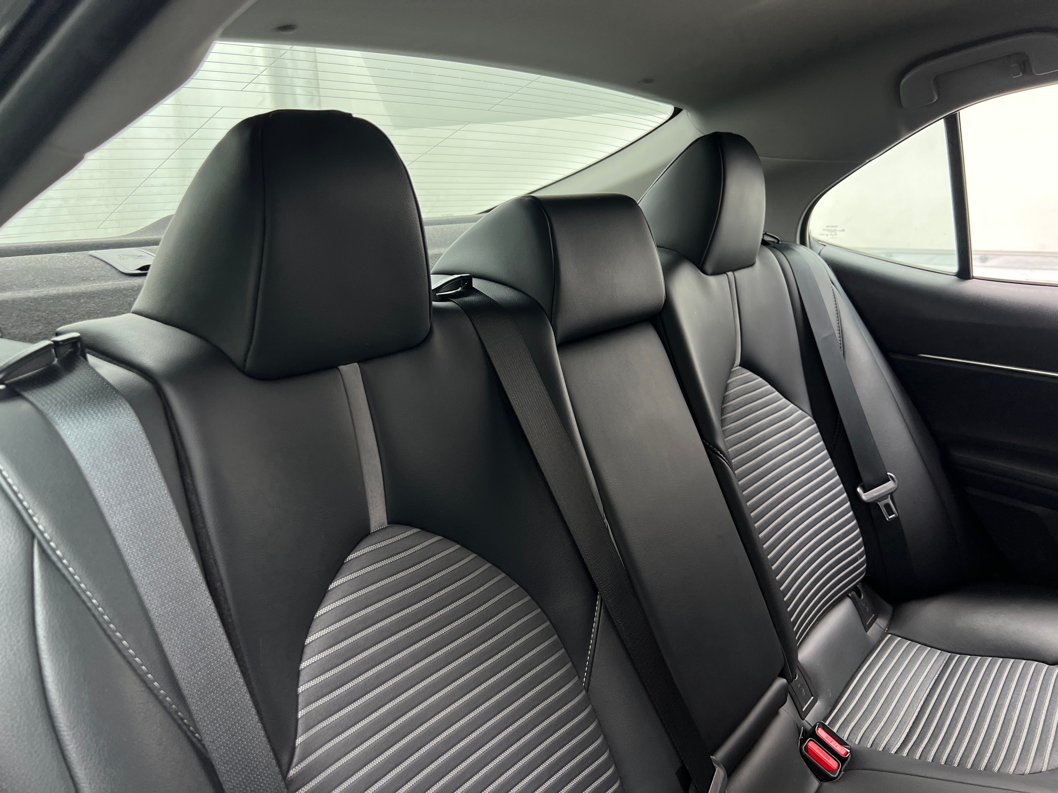 2020 Toyota Camry SE 6