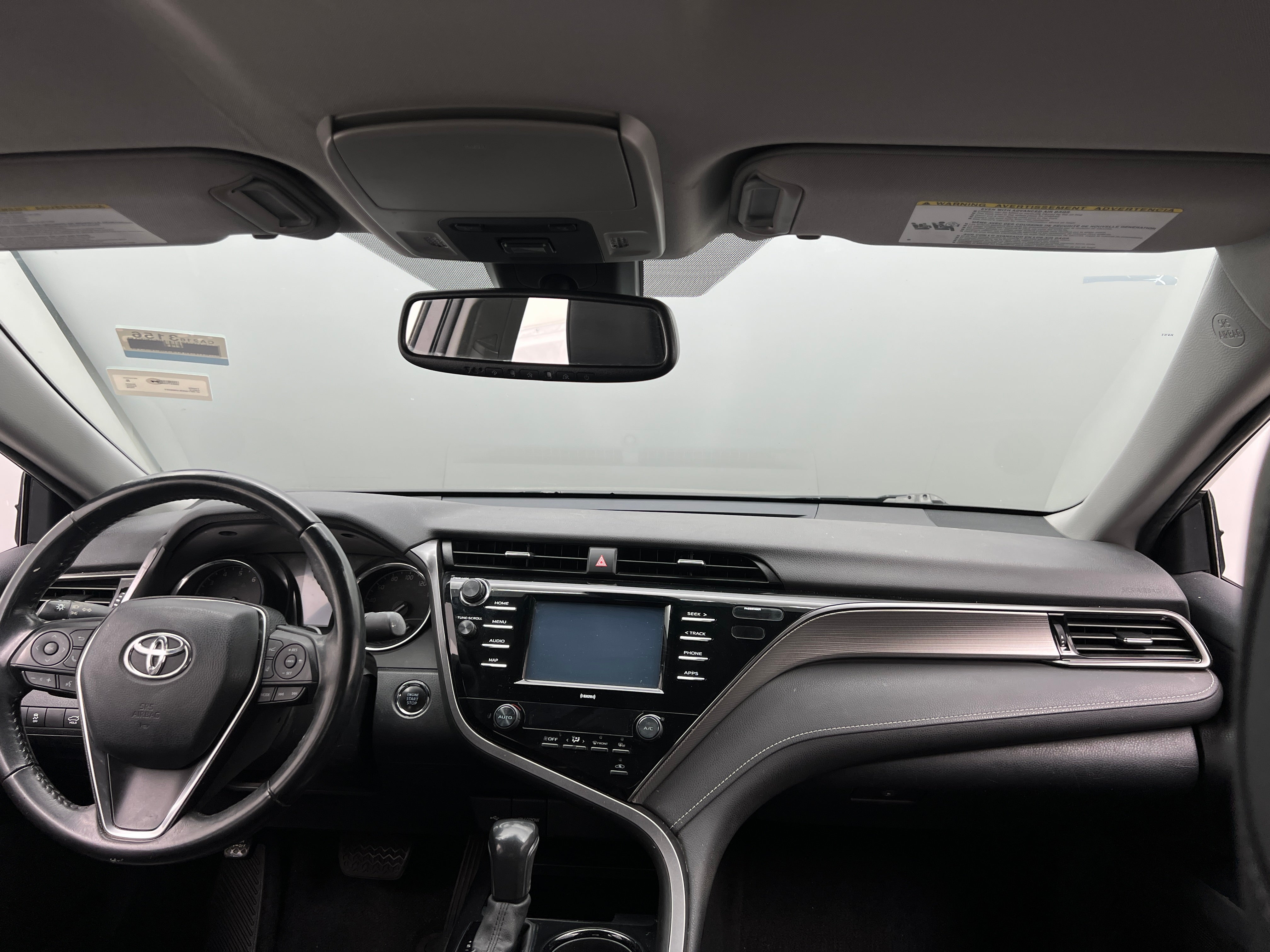 2020 Toyota Camry SE 3