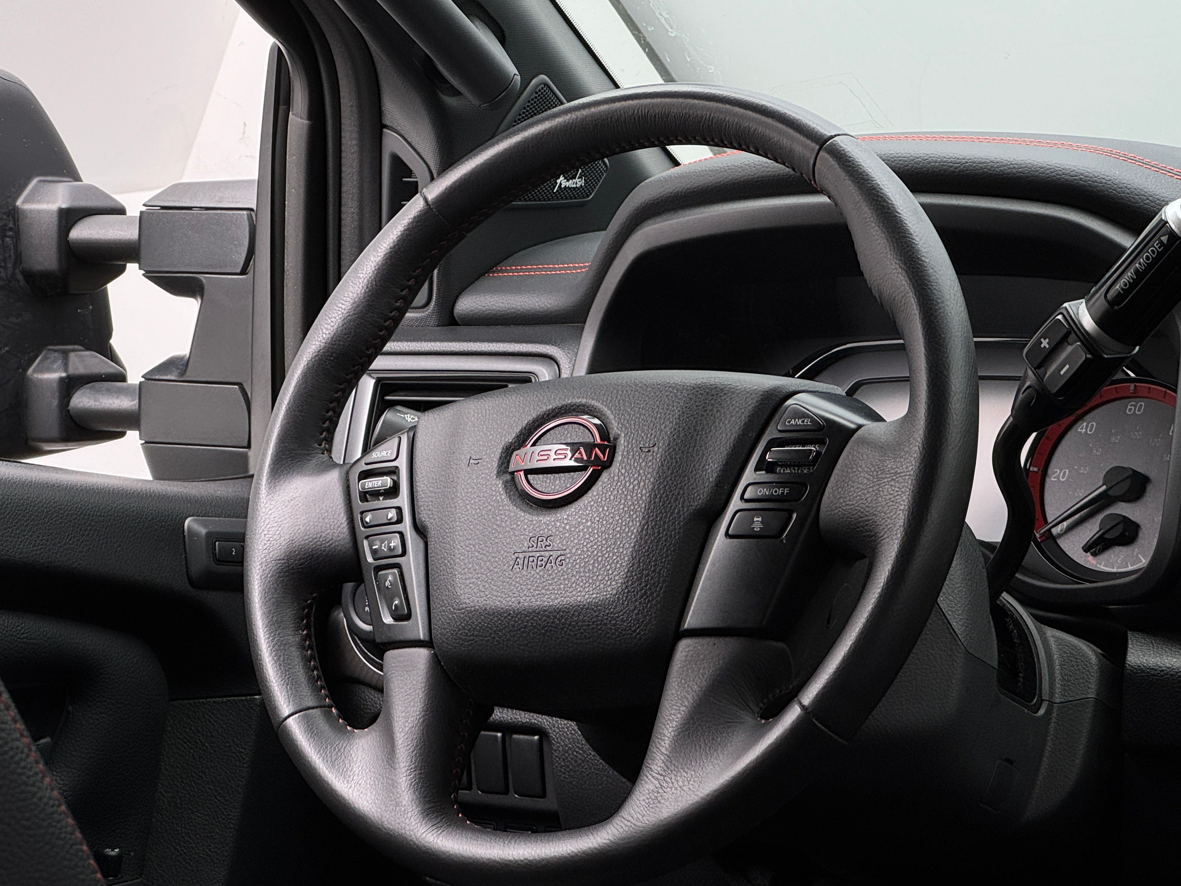 2024 Nissan Titan PRO-4X 5