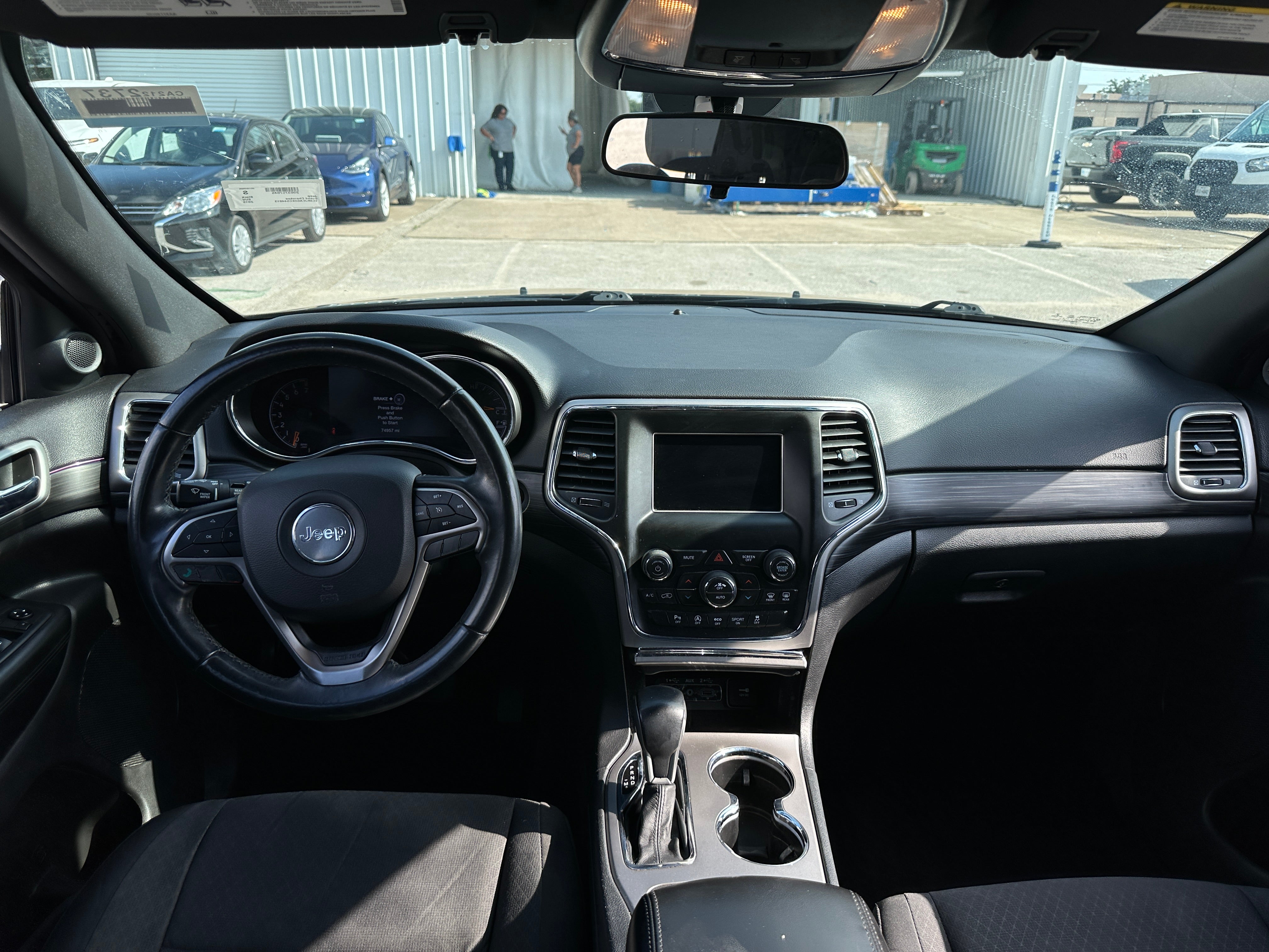 2019 Jeep Grand Cherokee Laredo 3