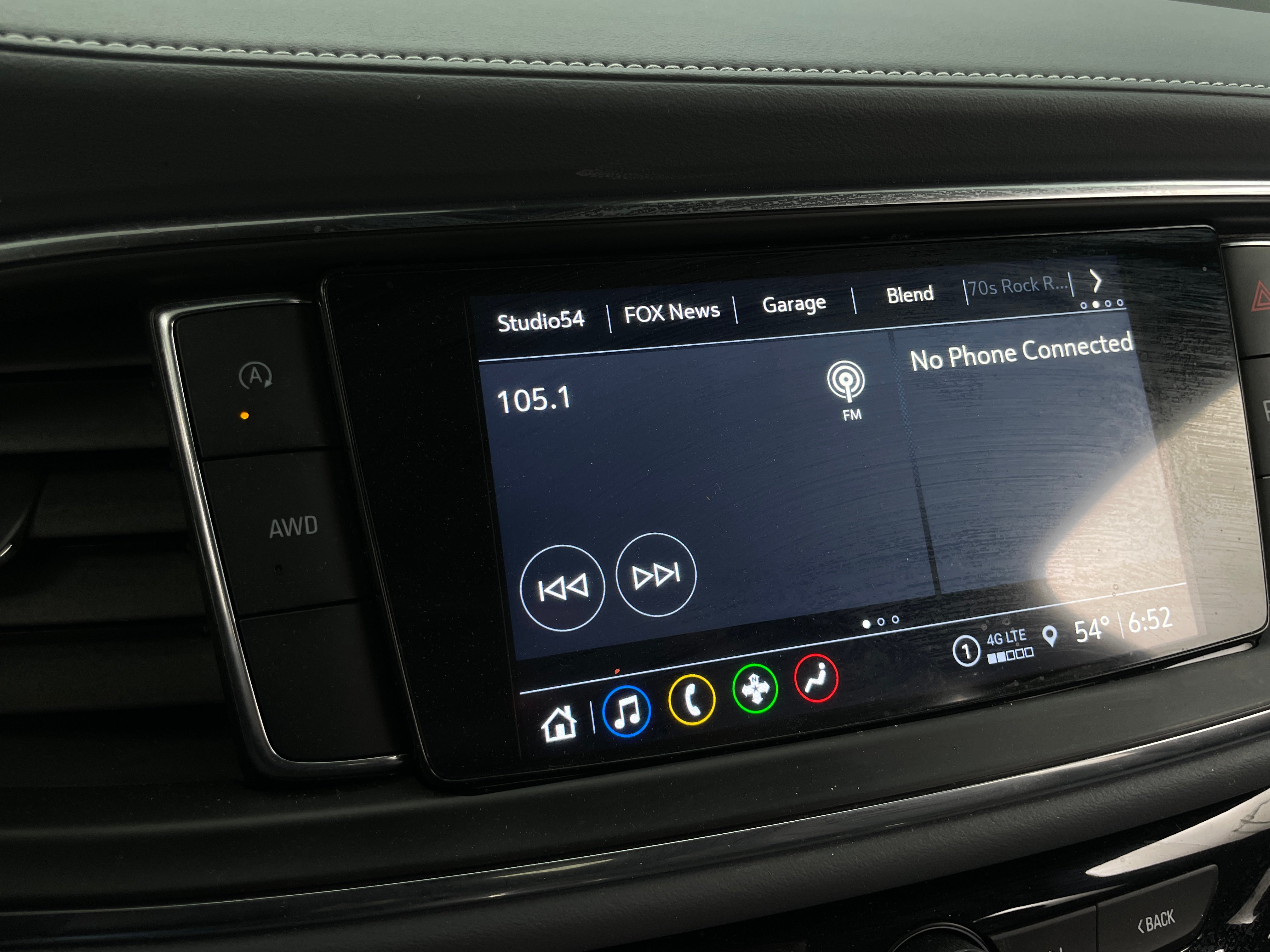 2022 Buick Enclave Essence 3