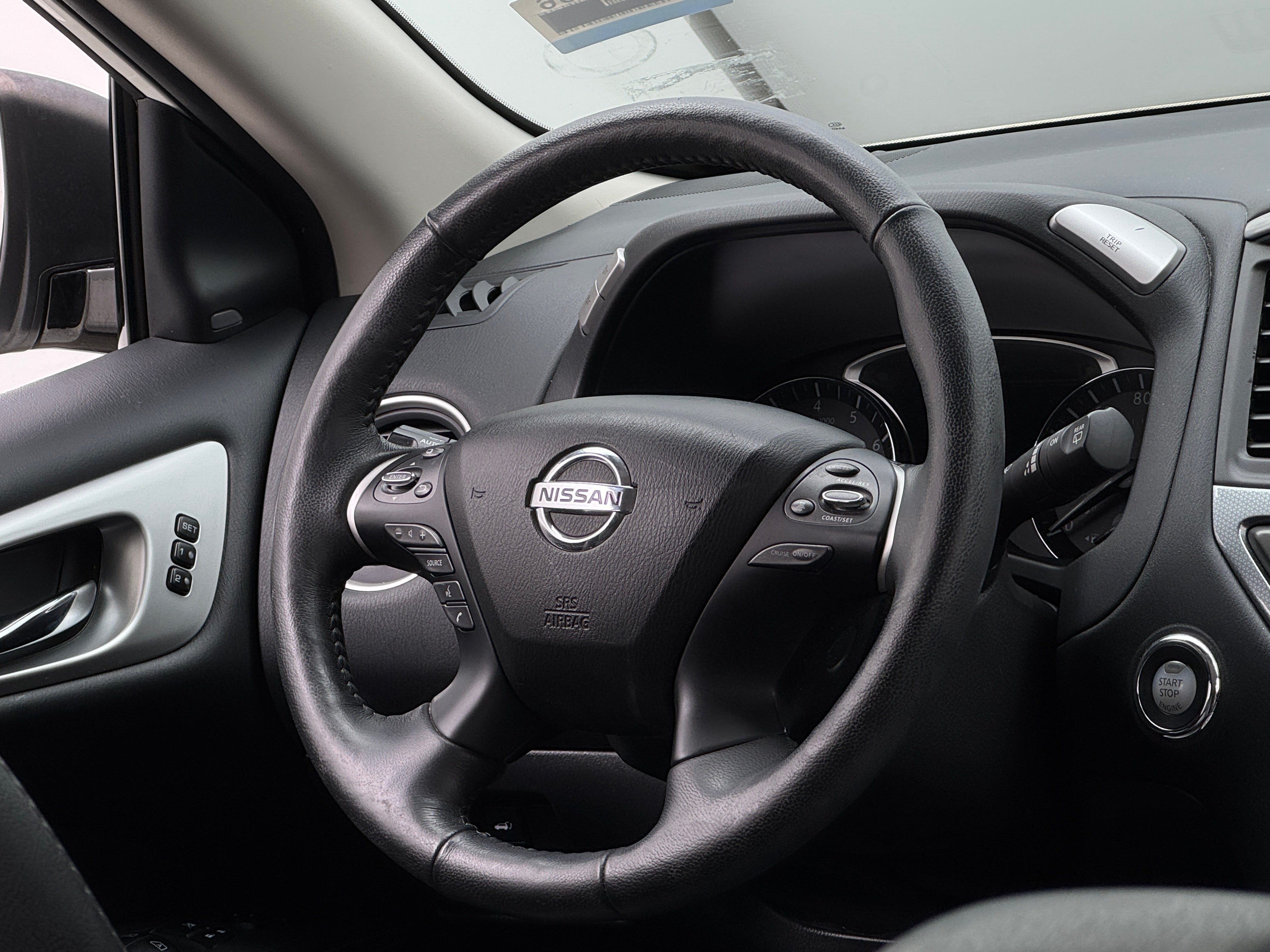 2020 Nissan Pathfinder SL 4
