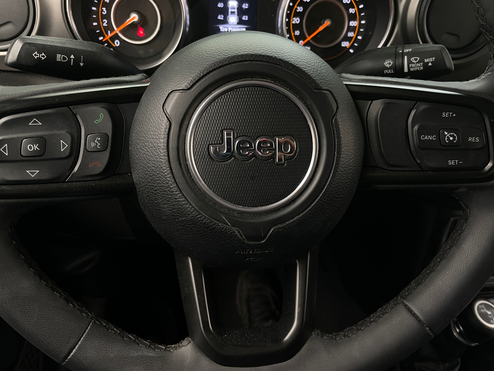 Thumbnail: 2023 Jeep Gladiator - 5