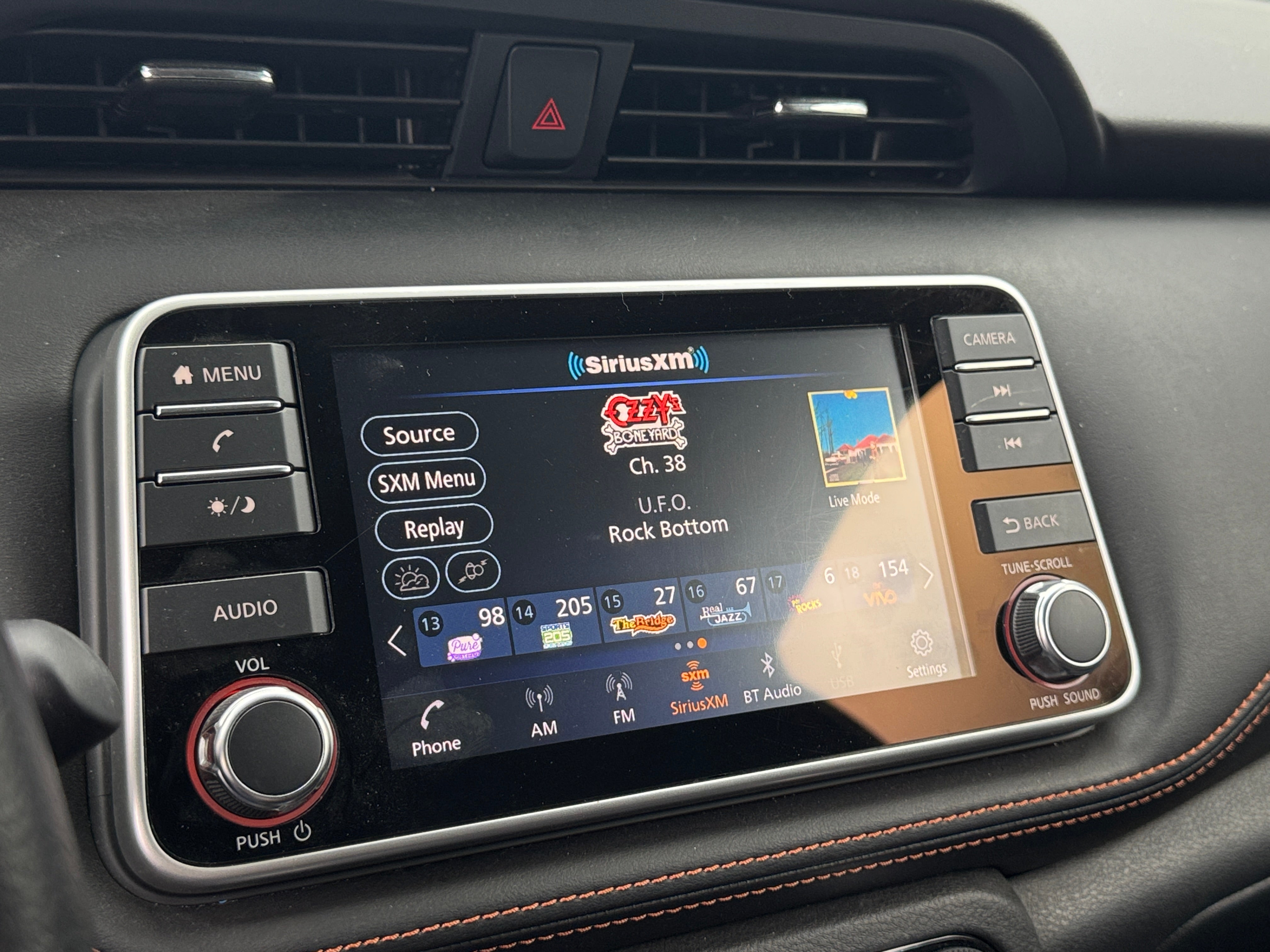 2020 Nissan Kicks SR 4