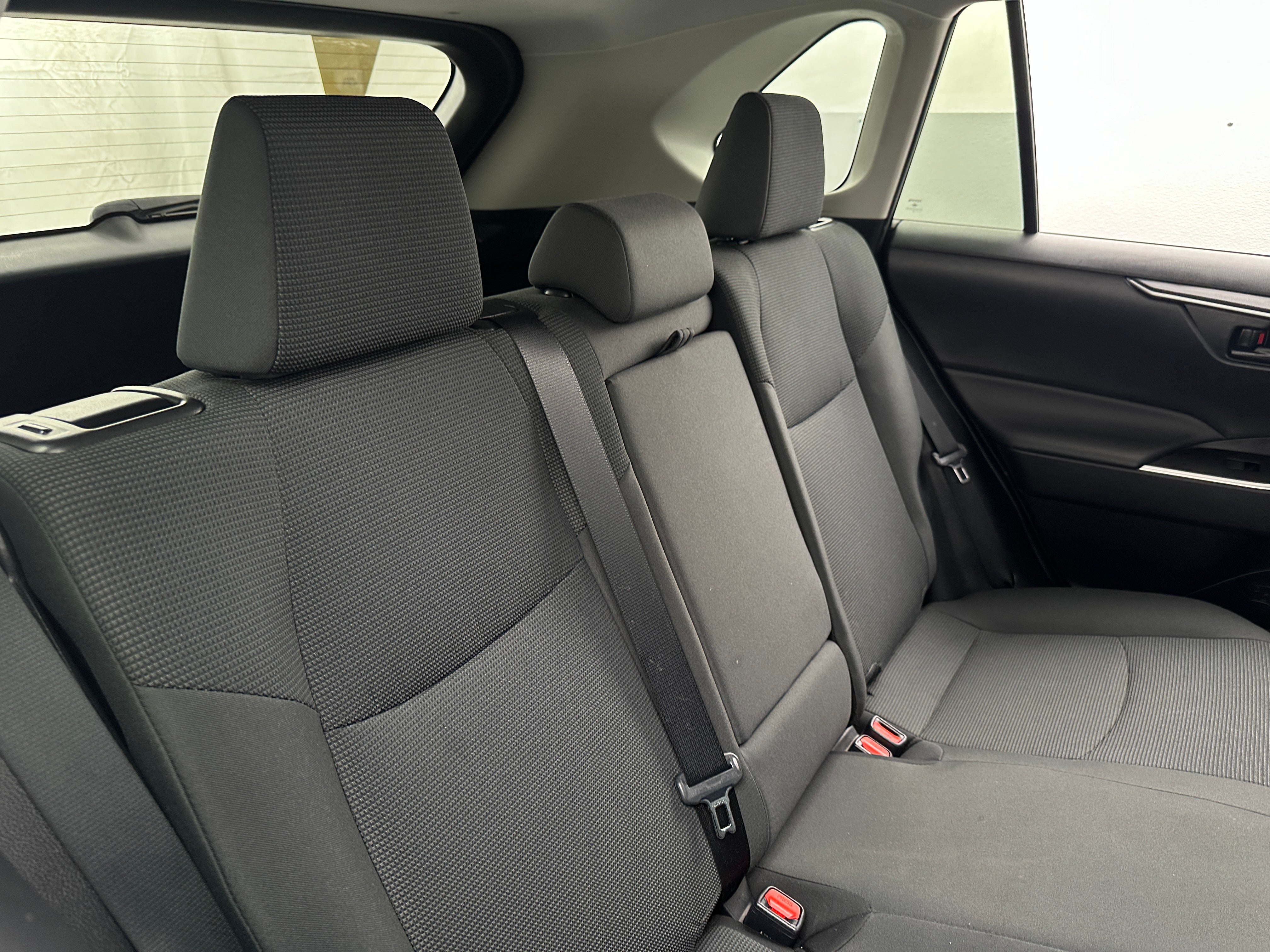 2021 Toyota RAV4 LE 6