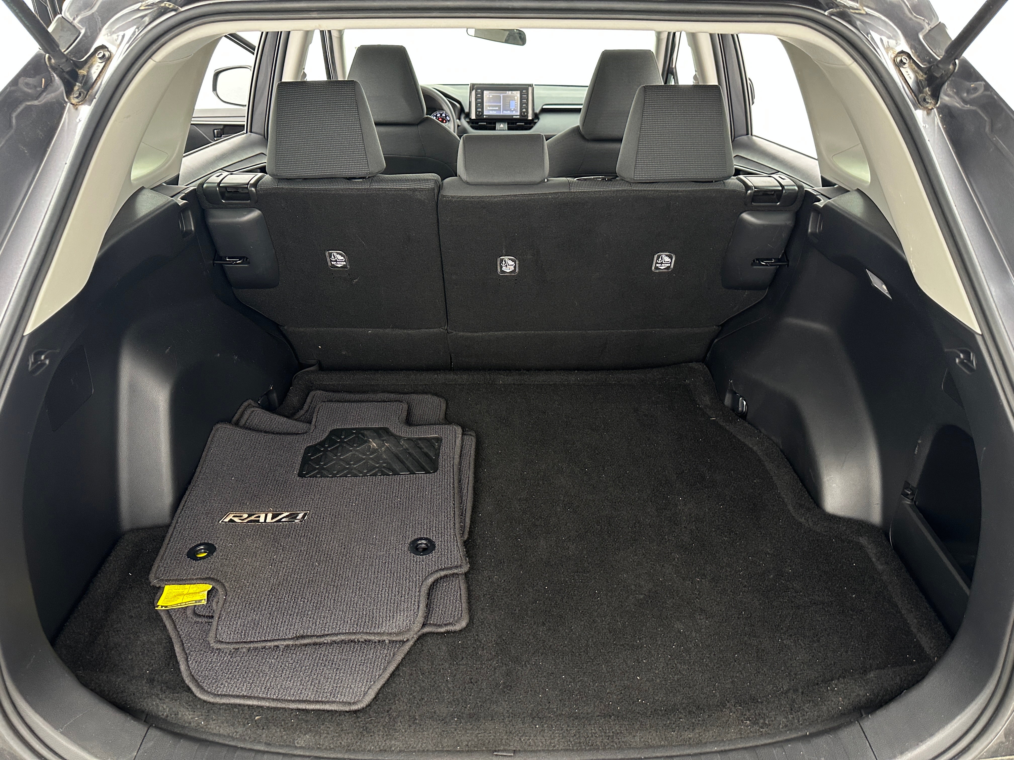 2021 Toyota RAV4 LE 7