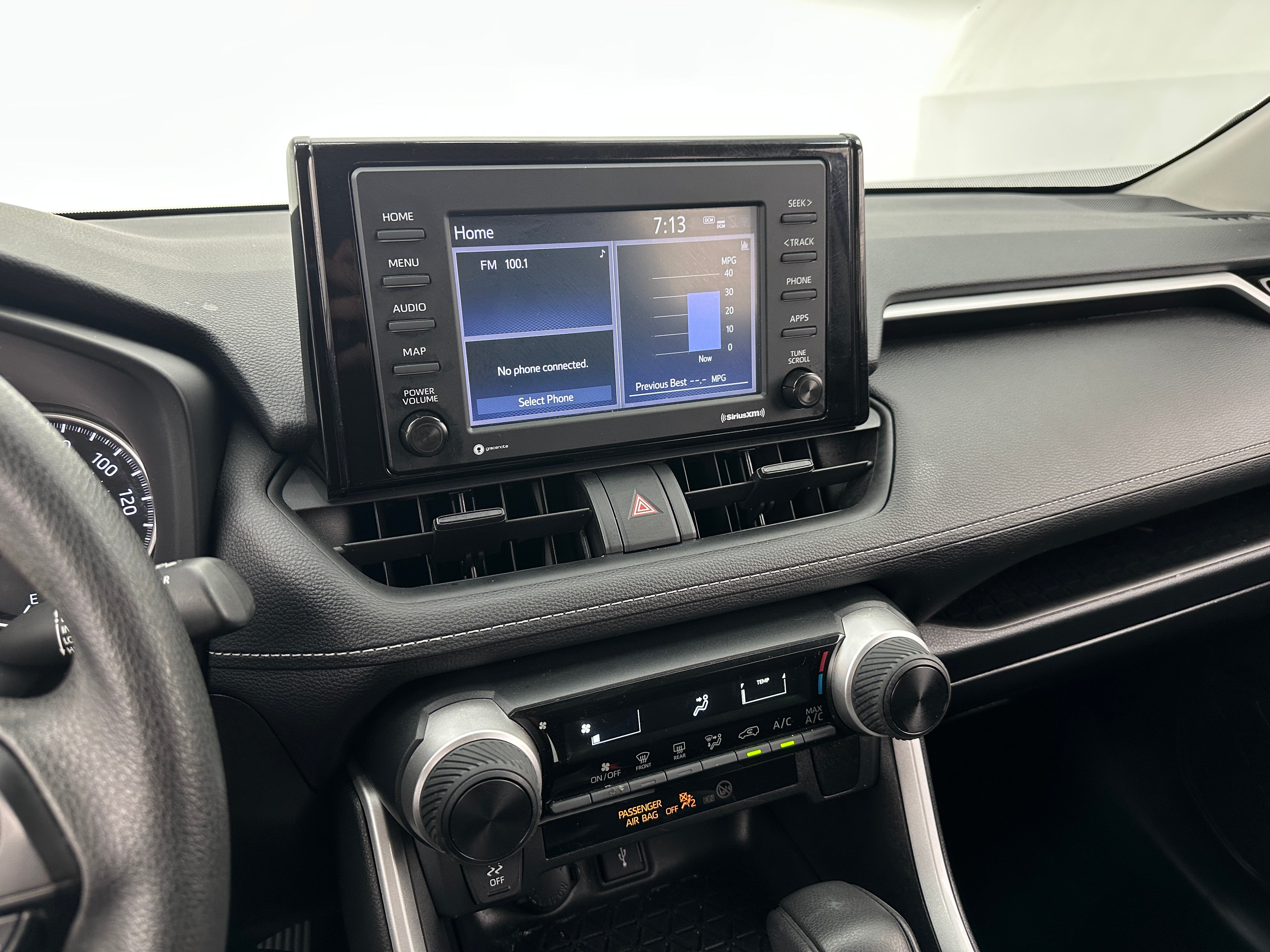 2021 Toyota RAV4 LE 4