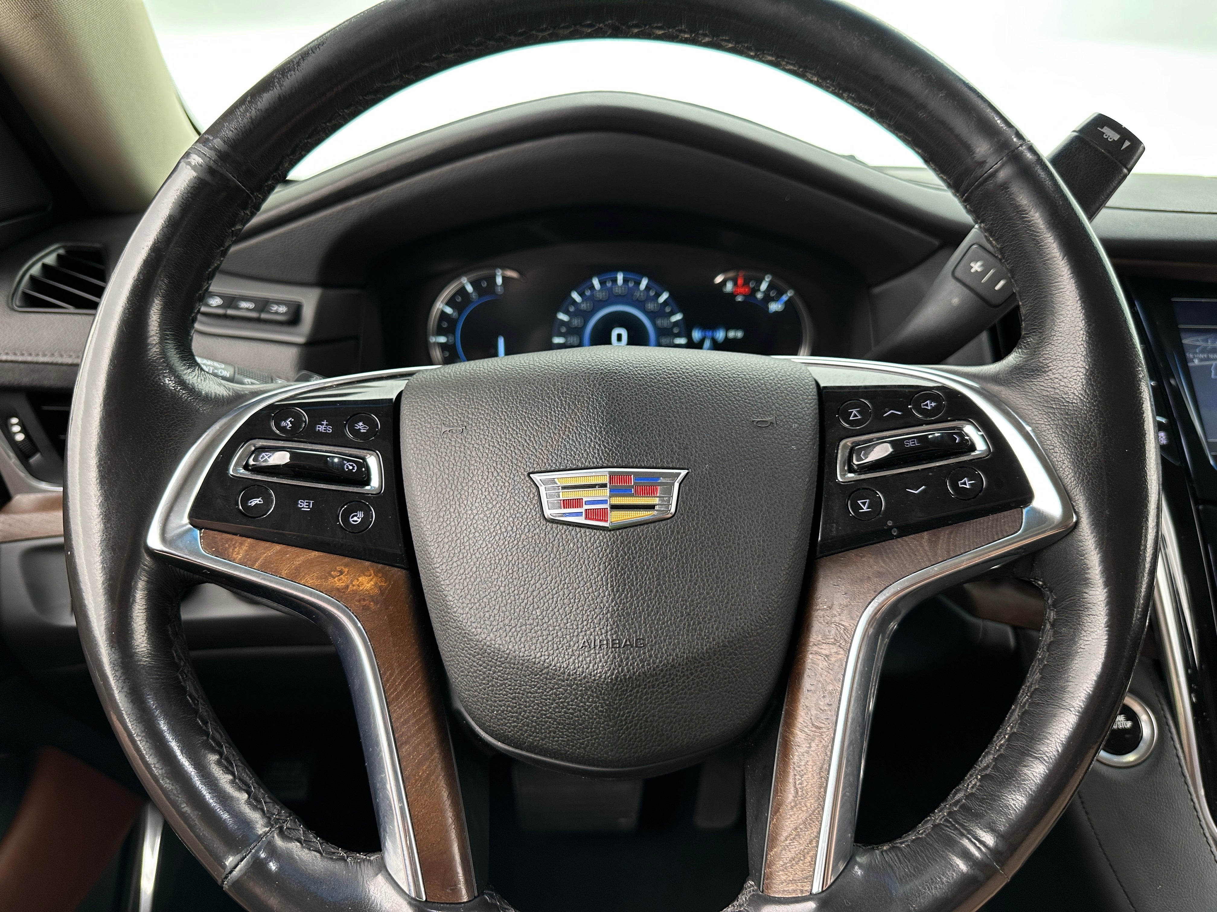 2019 Cadillac Escalade Luxury 4