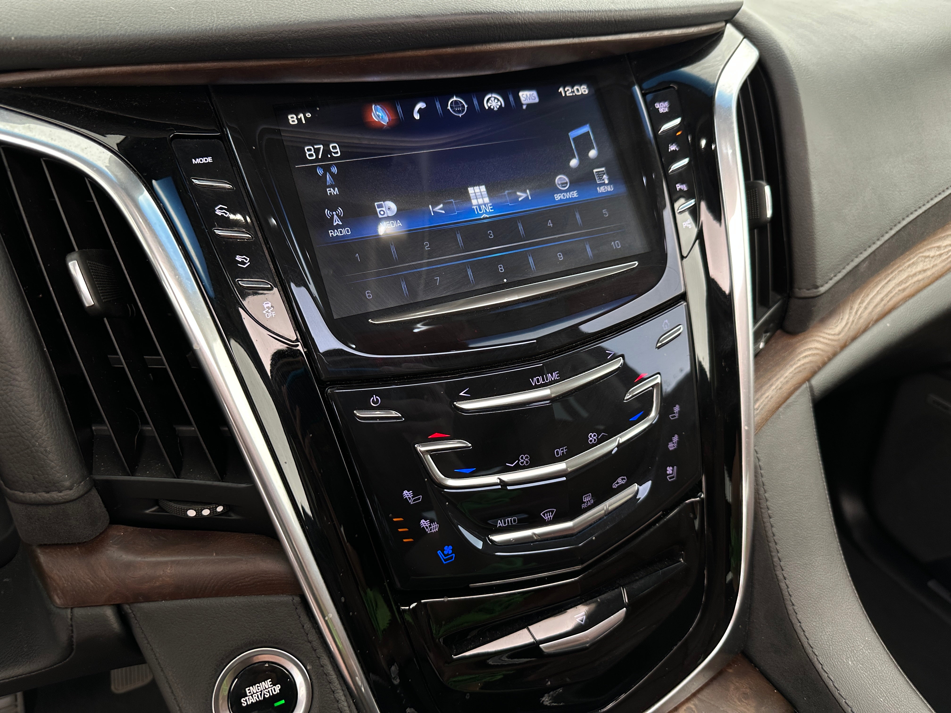 2019 Cadillac Escalade Luxury 3