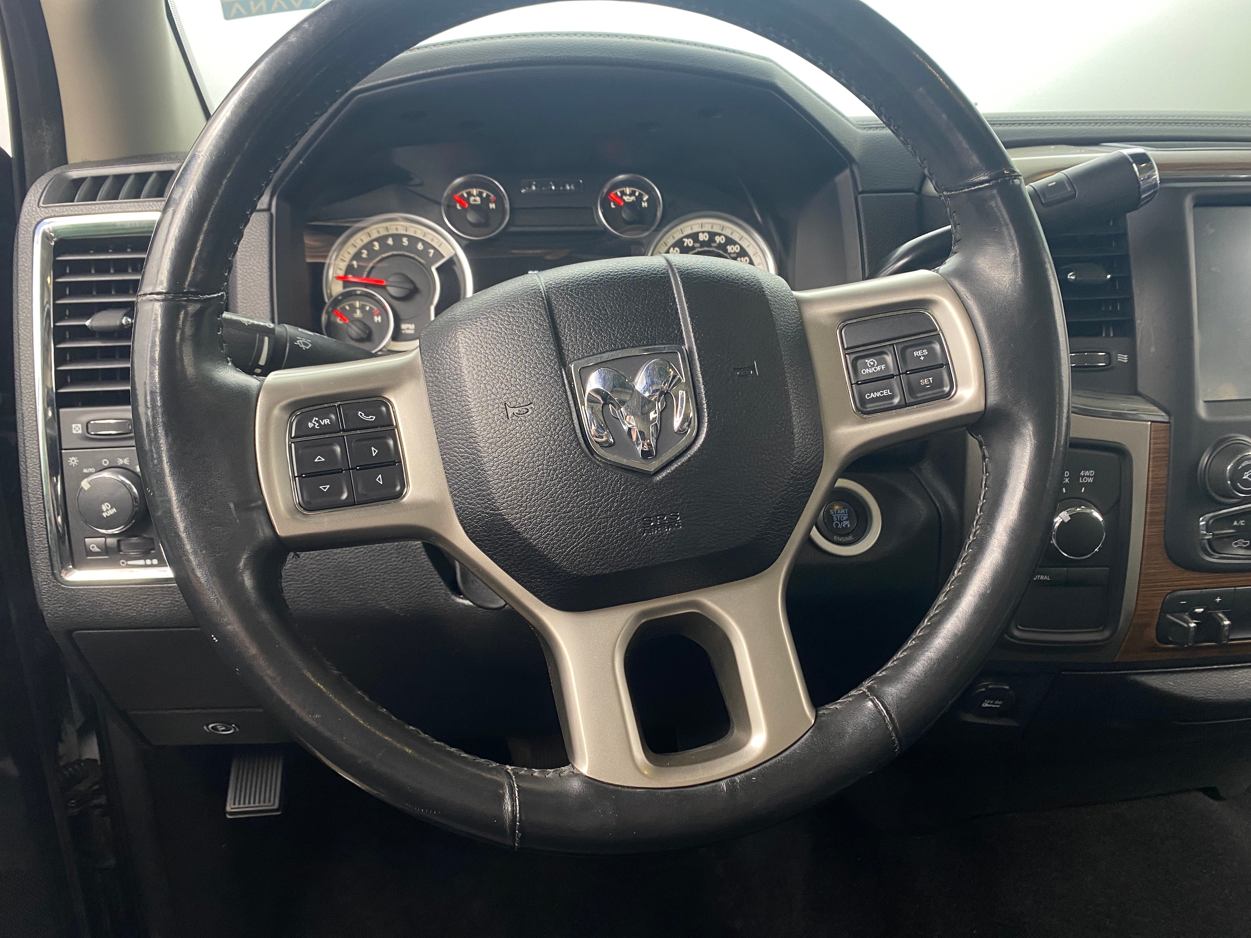 2013 RAM 2500 Laramie 4