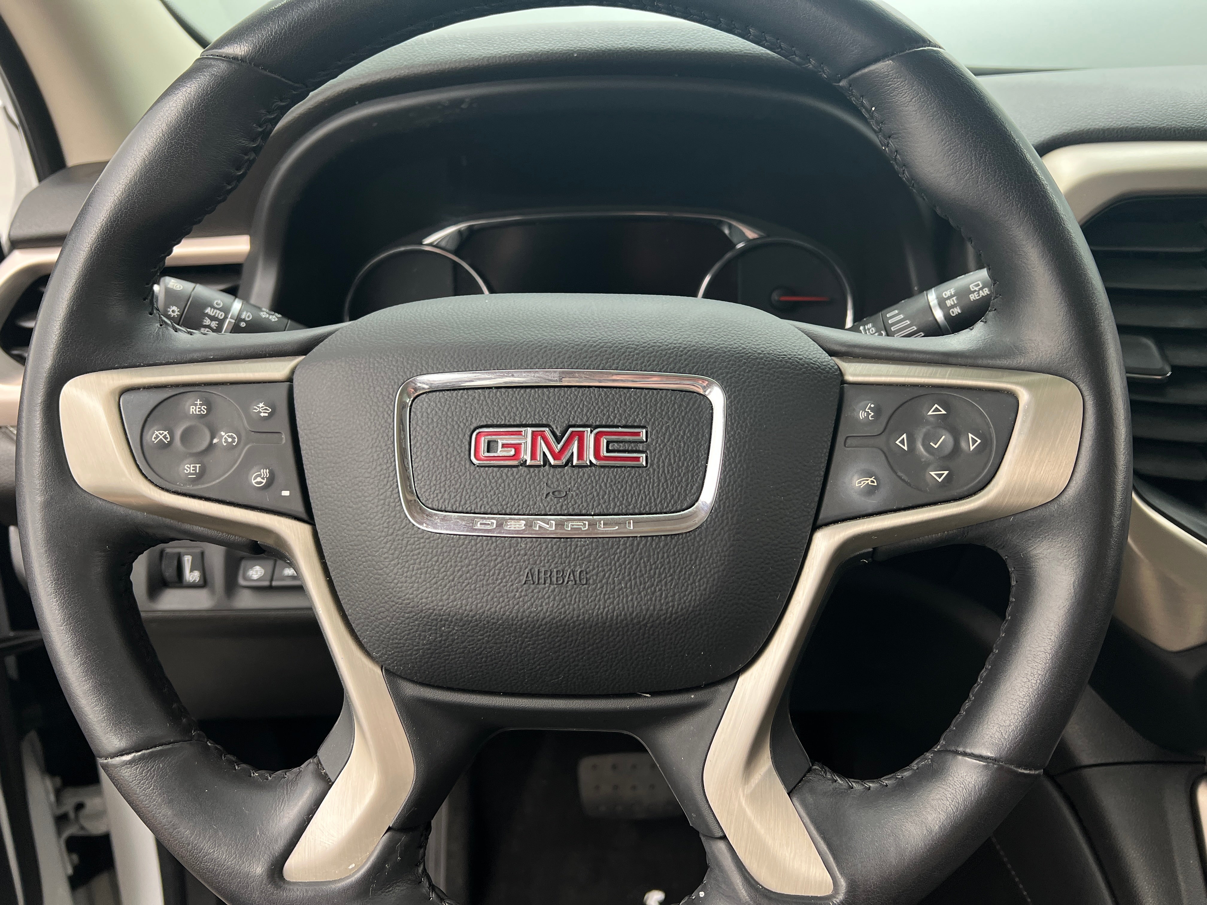 2021 GMC Acadia Denali 4