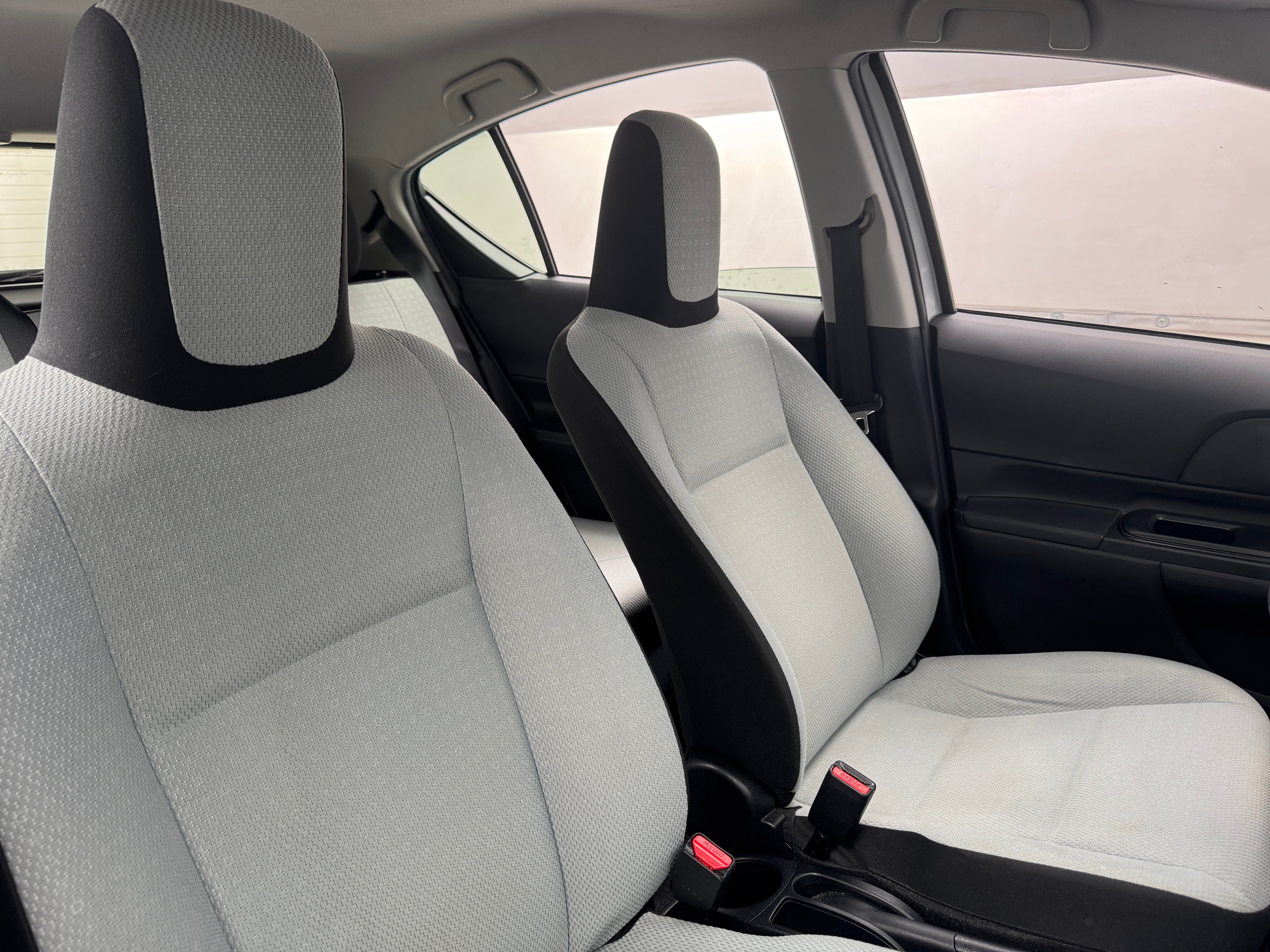 2016 Toyota Prius c One 2