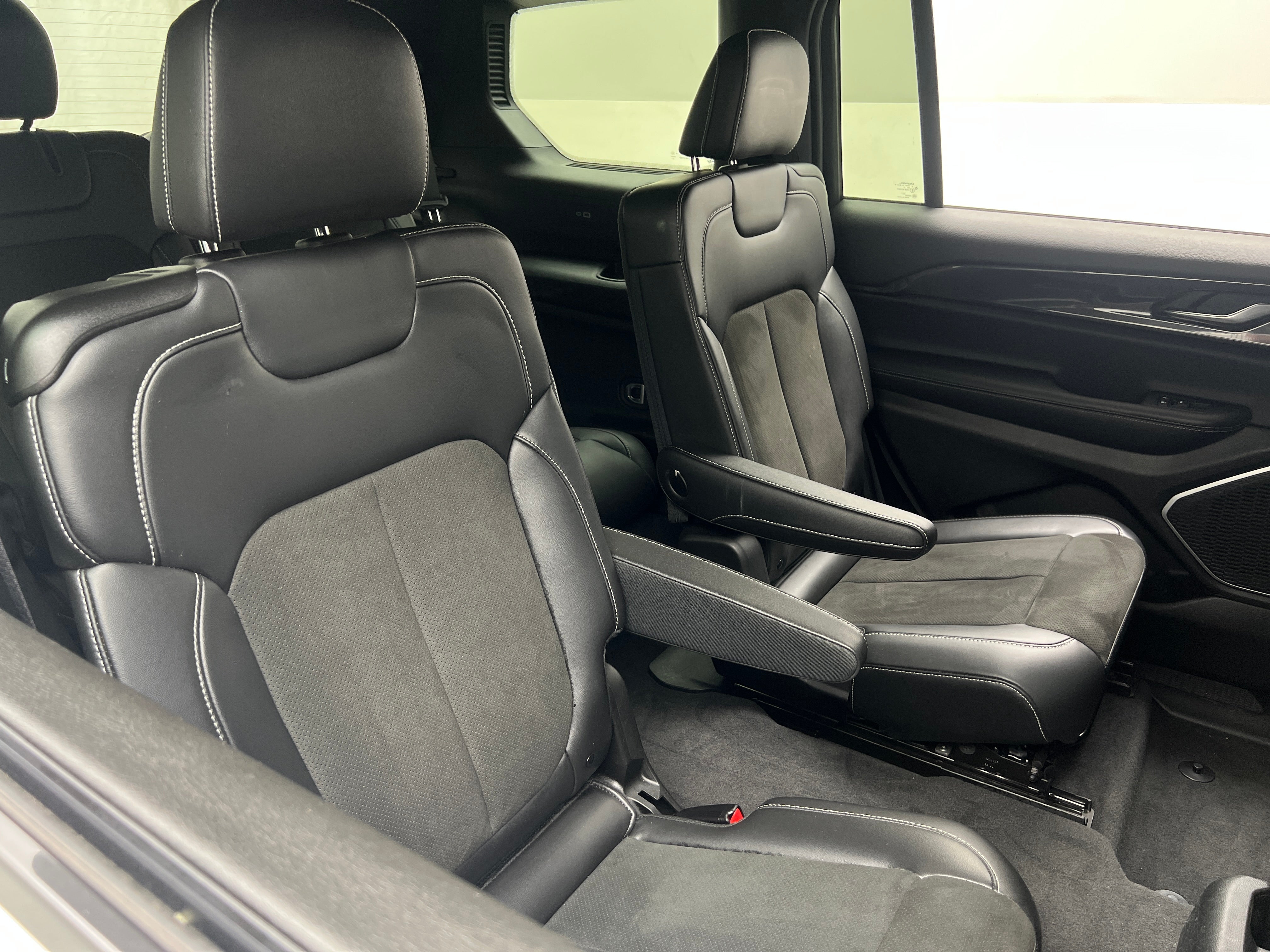 2022 Jeep Grand Cherokee L Altitude 5