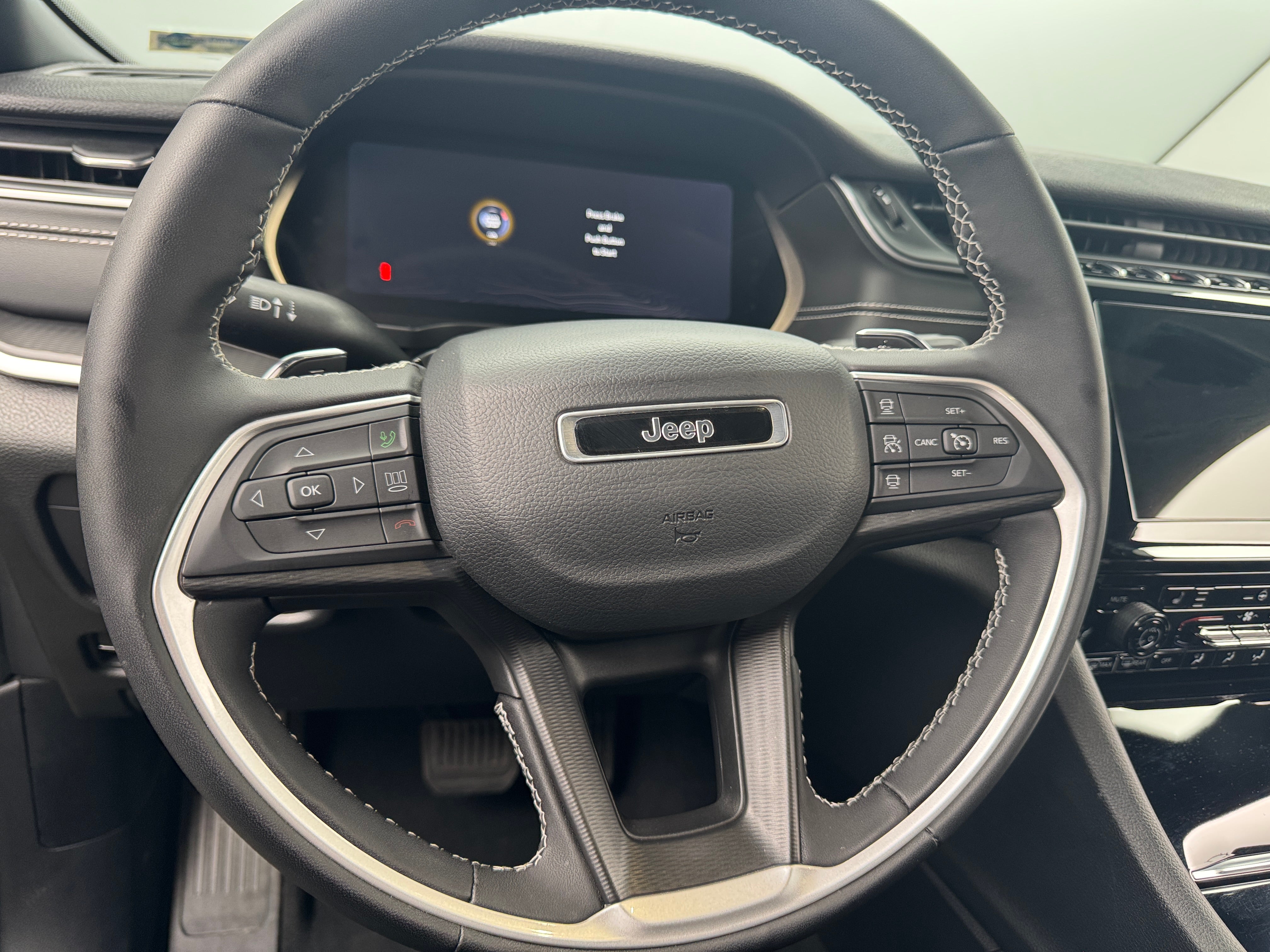 2023 Jeep Grand Cherokee L Altitude 5