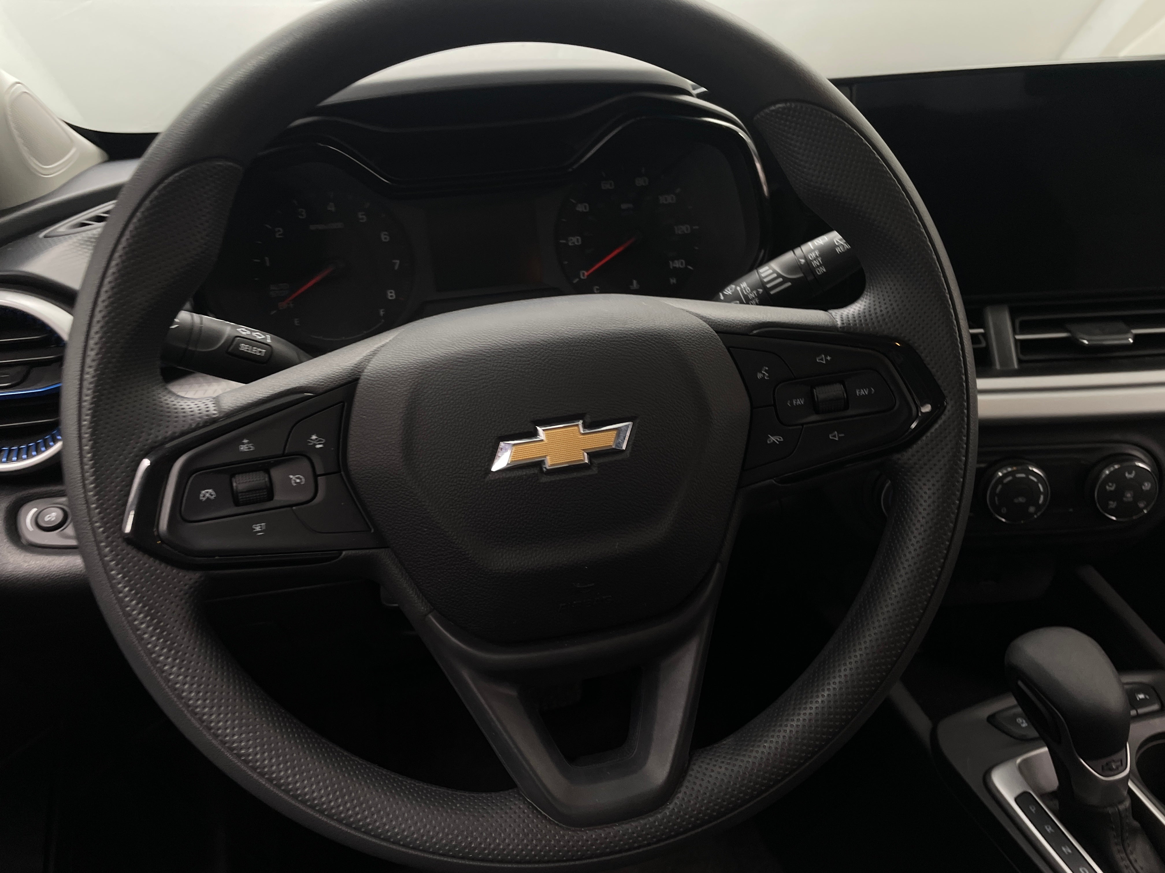 2025 Chevrolet Trax LS 5
