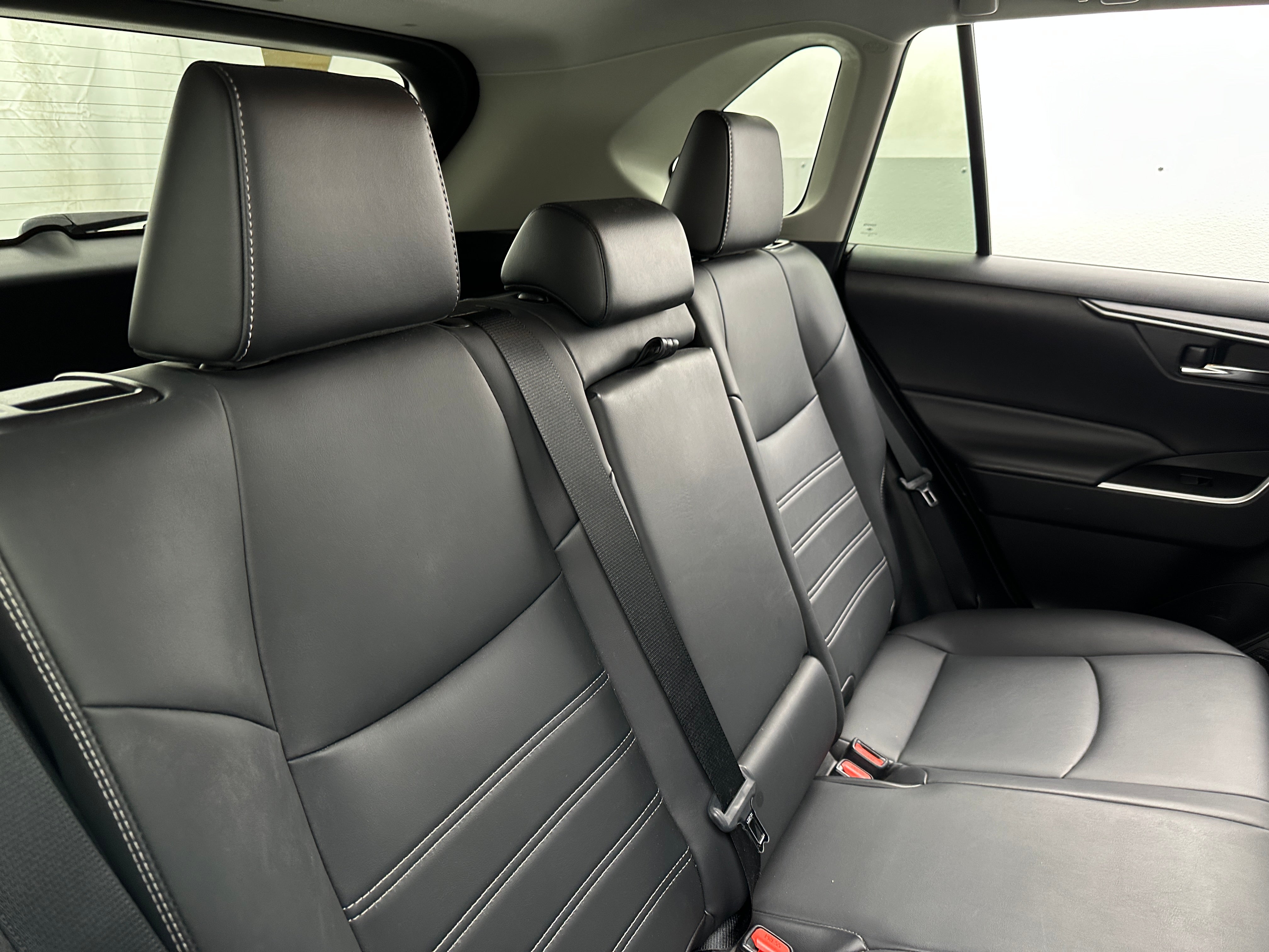 2020 Toyota RAV4 XLE Premium 6