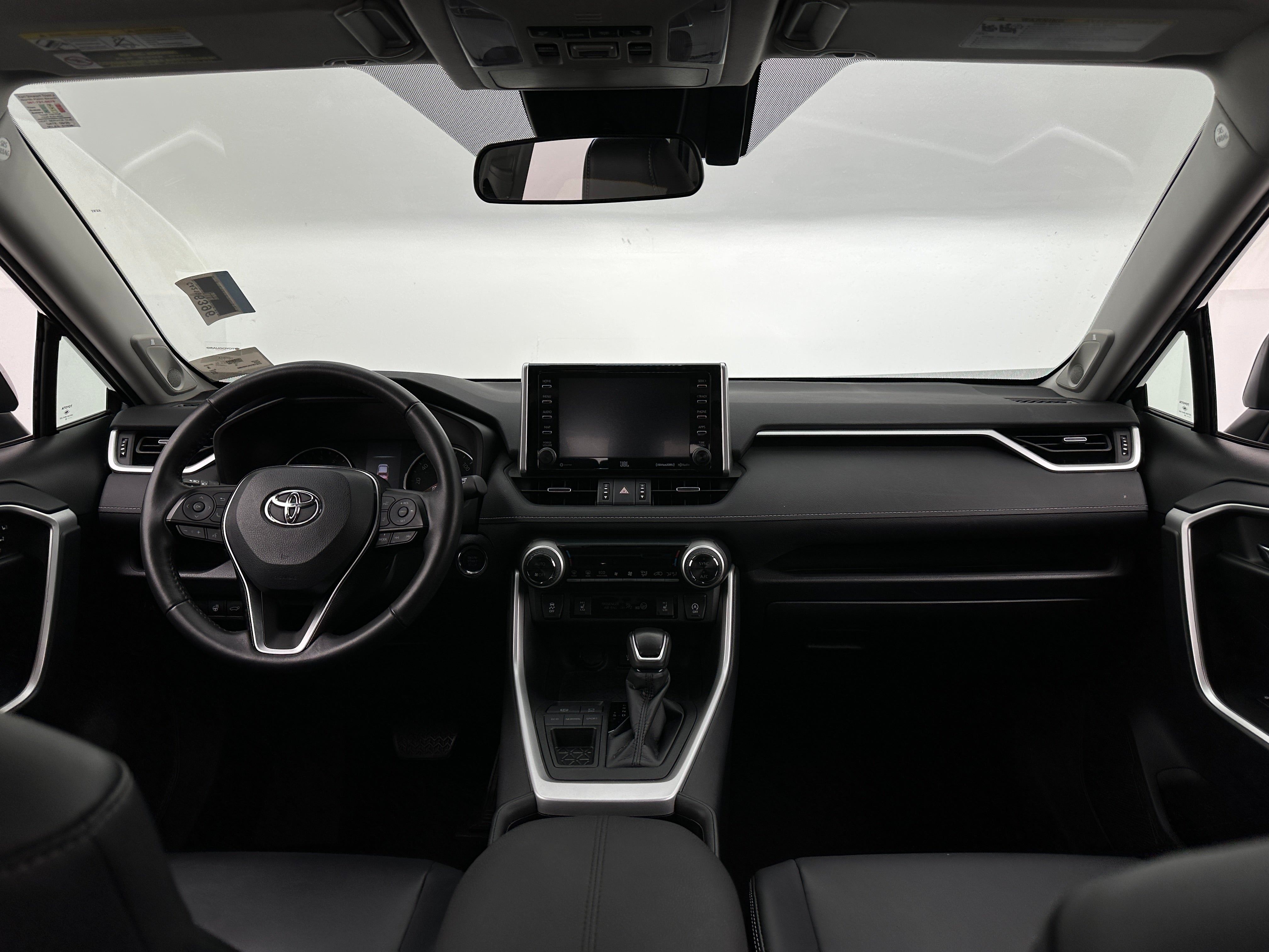 2020 Toyota RAV4 XLE Premium 3