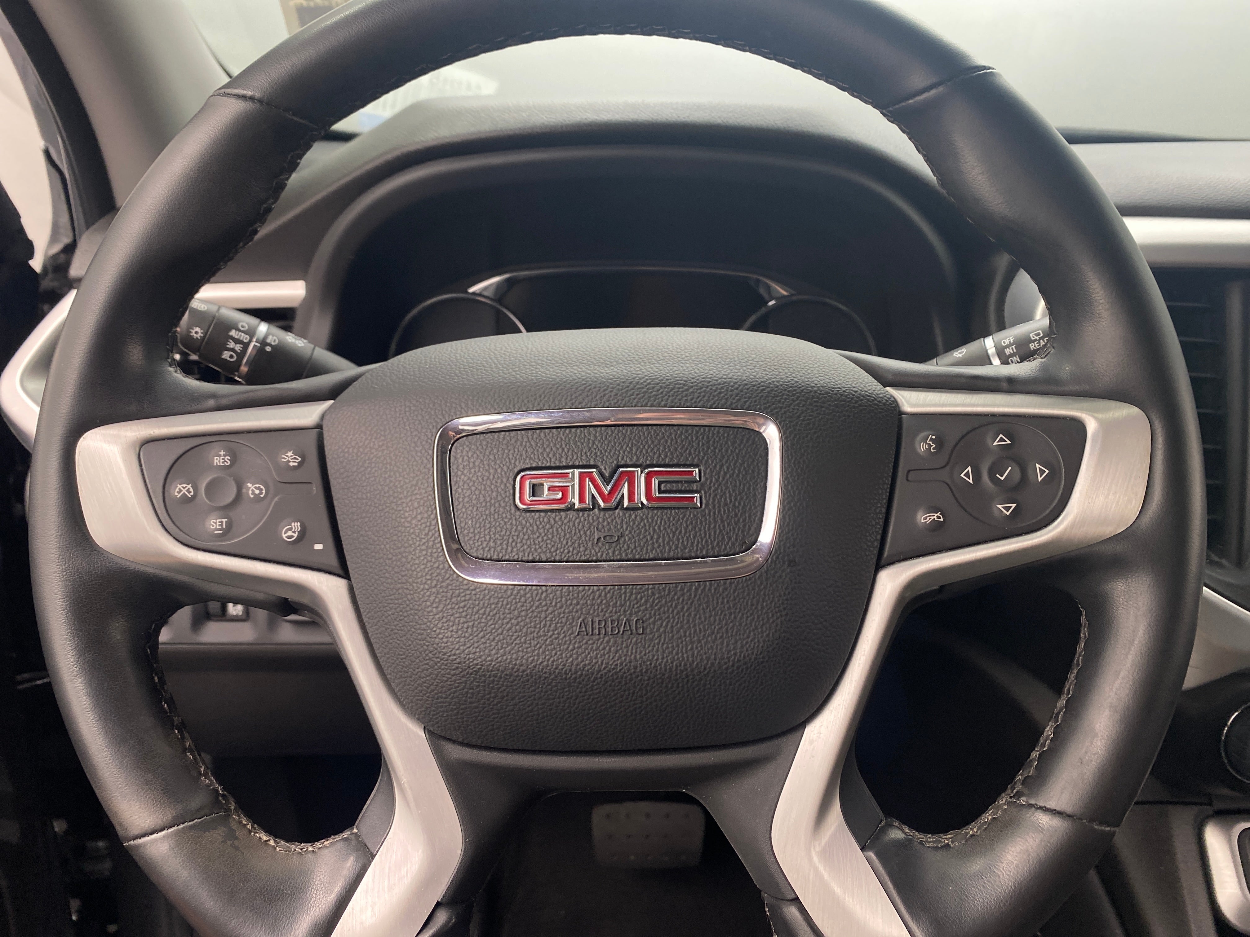 2023 GMC Acadia SLT 4