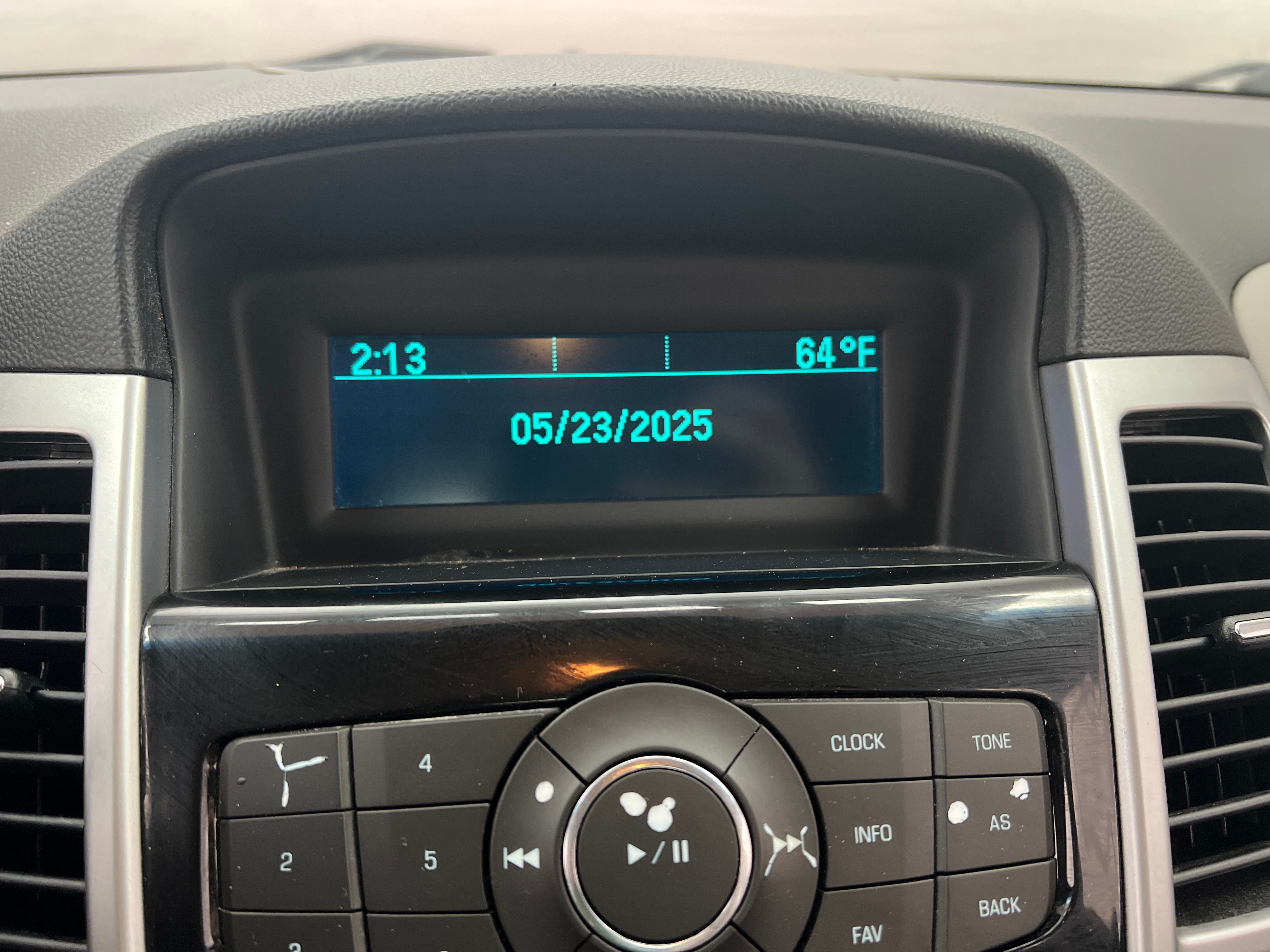 2014 Chevrolet Cruze LS 4