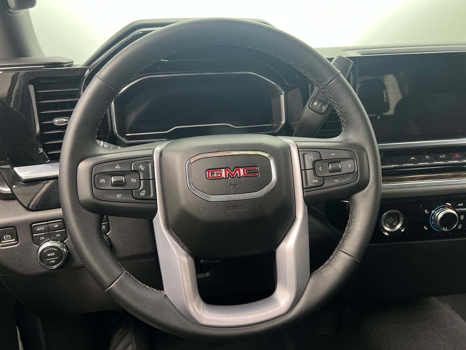 Thumbnail: 2023 GMC Sierra 1500 - 5