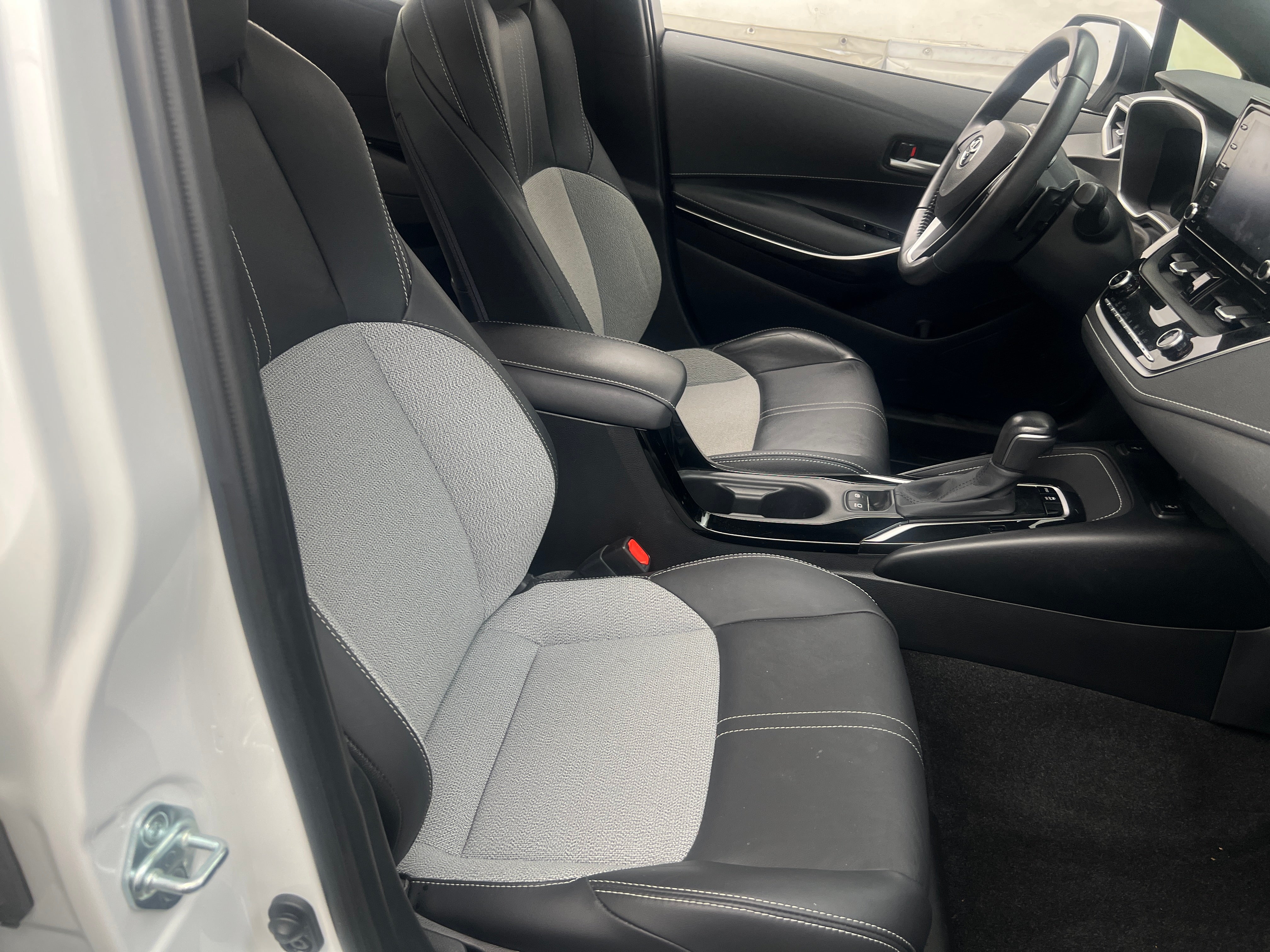 2021 Toyota Corolla XSE 2