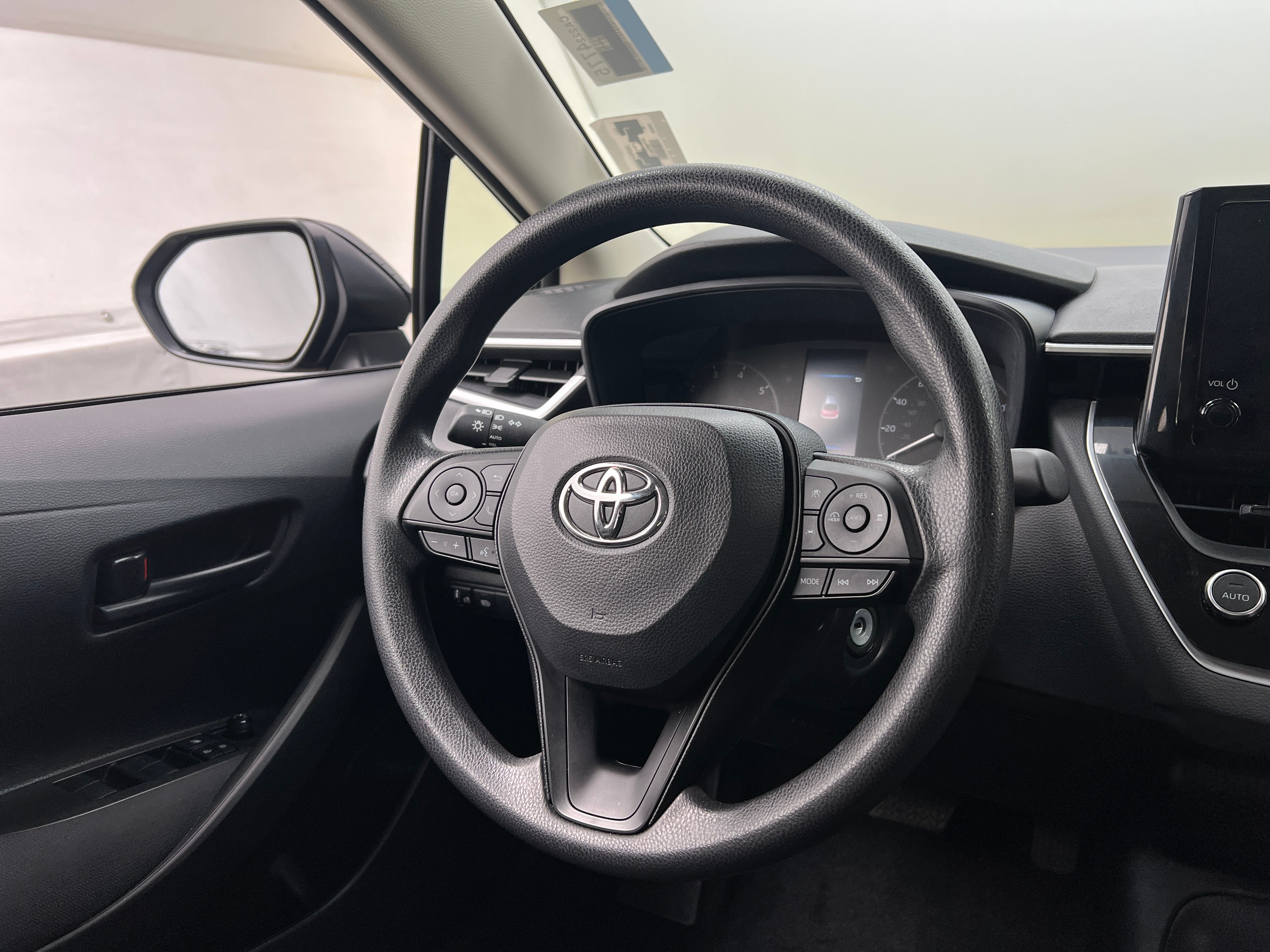 2023 Toyota Corolla LE 5