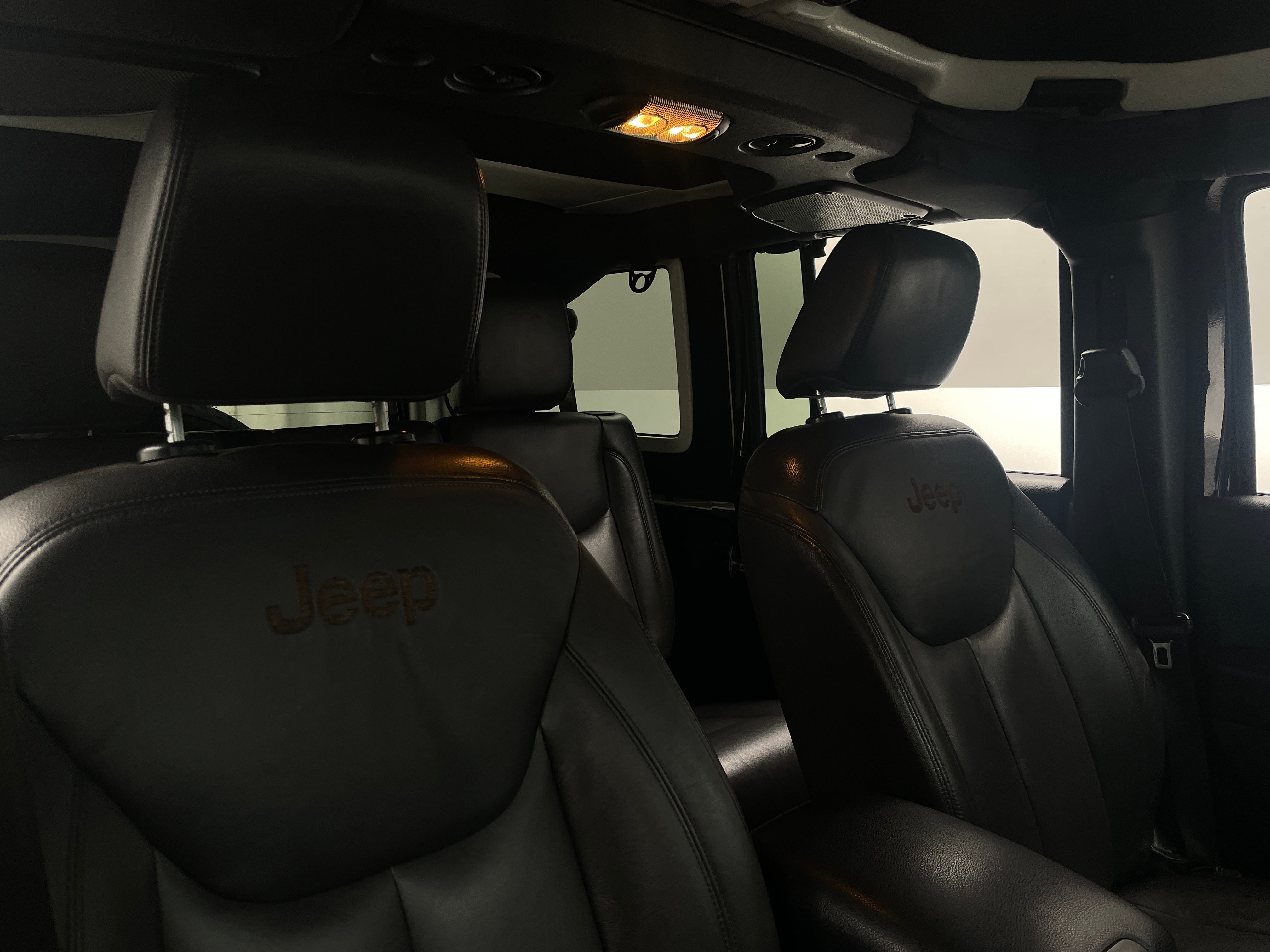 2016 Jeep Wrangler Unlimited Sahara 2