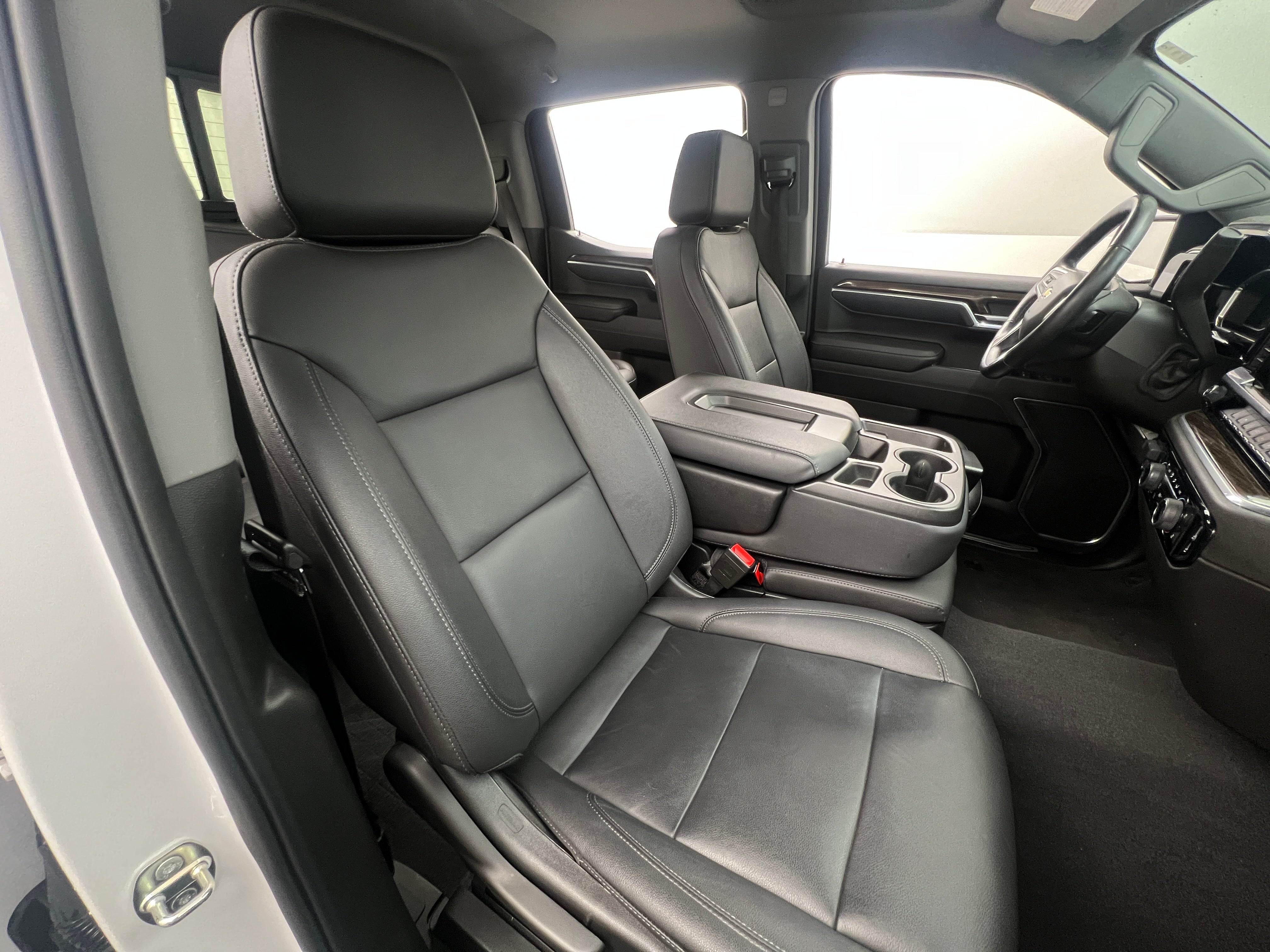 2022 Chevrolet Silverado 1500 LT 2