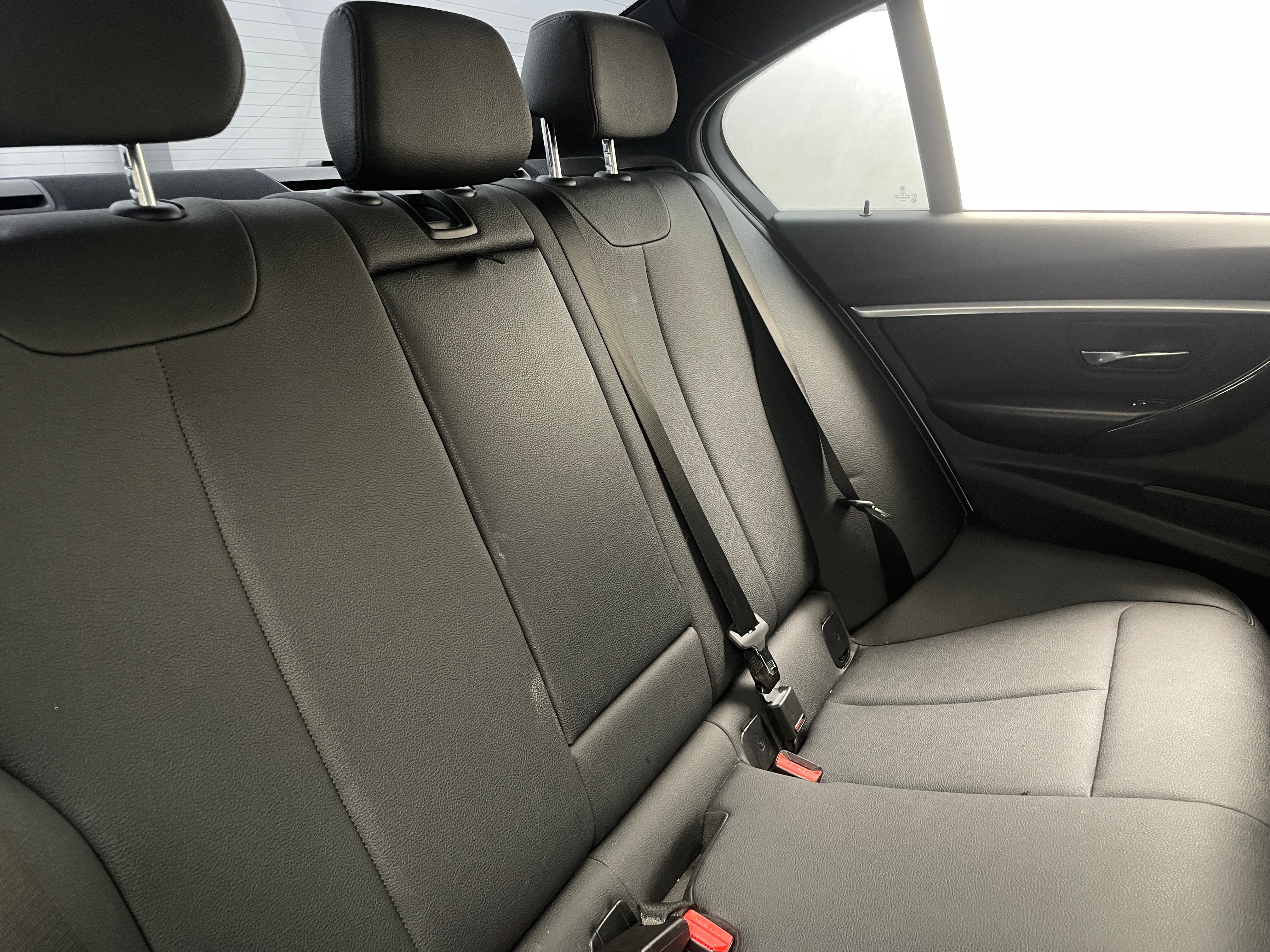2018 BMW 3 Series 330i 5