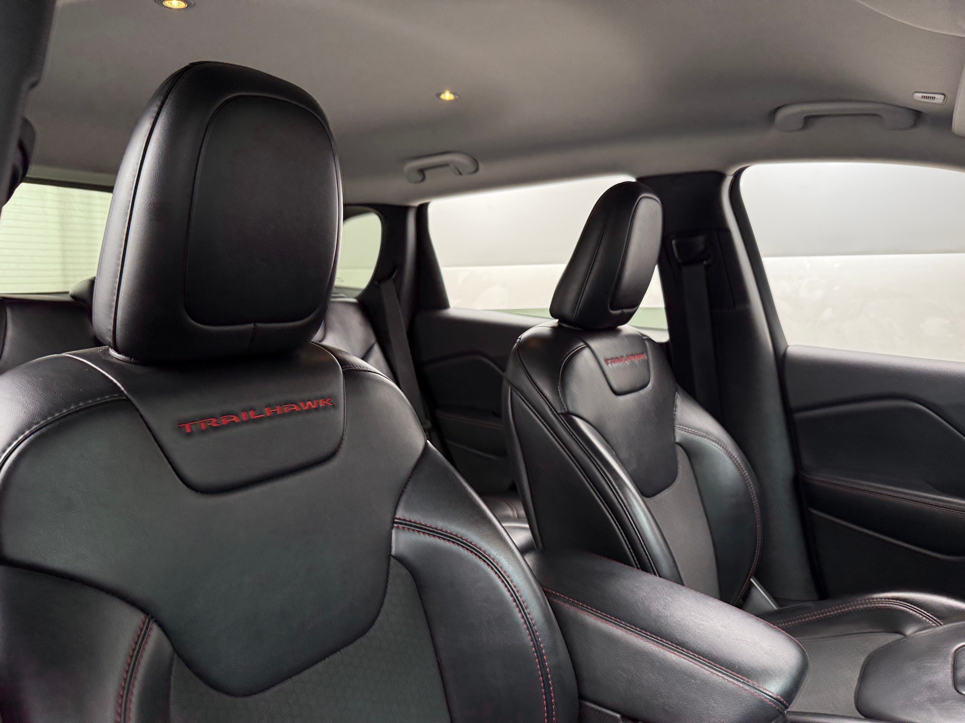 2019 Jeep Cherokee Trailhawk 2