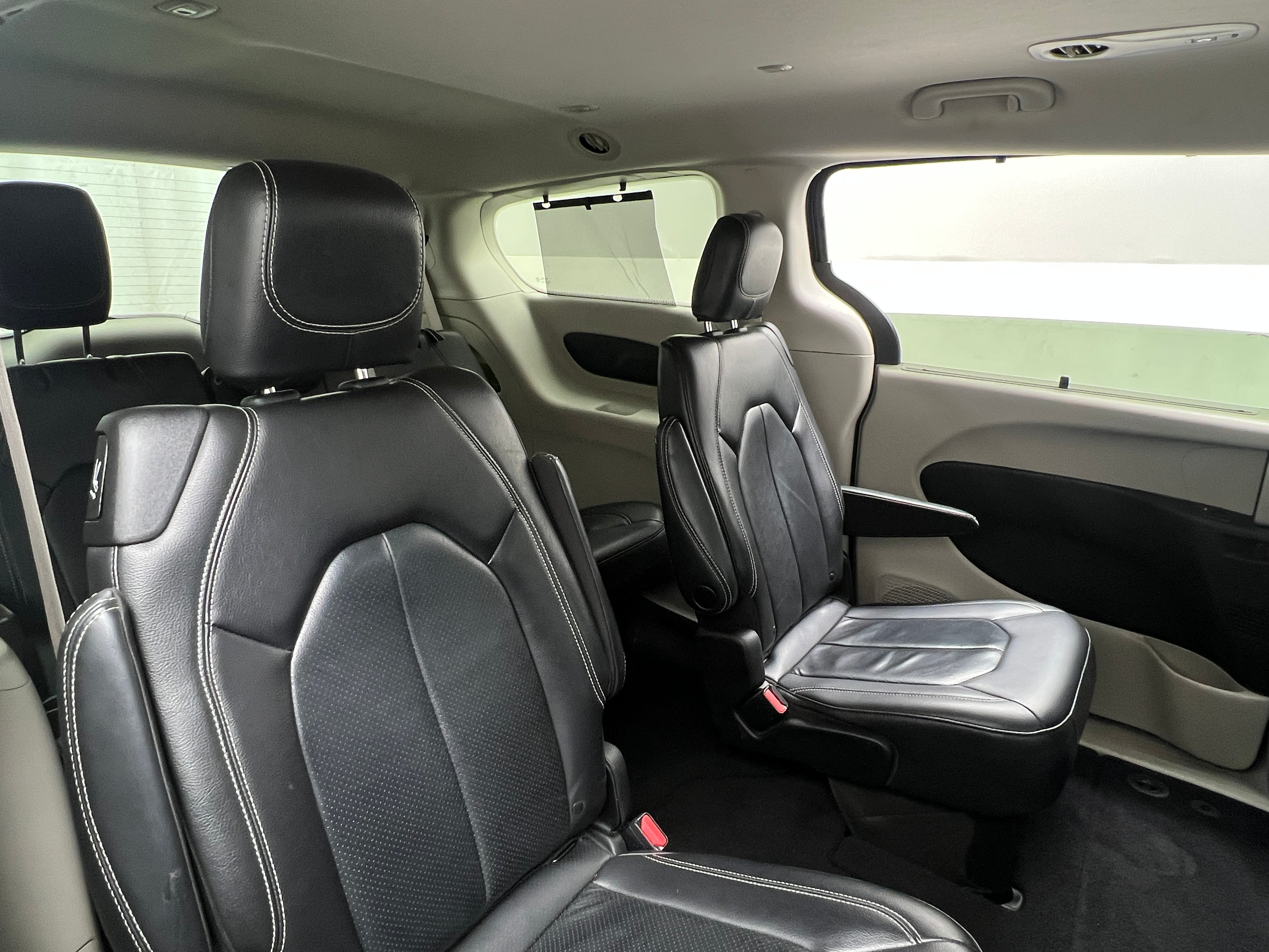 2022 Chrysler Pacifica Touring L 5