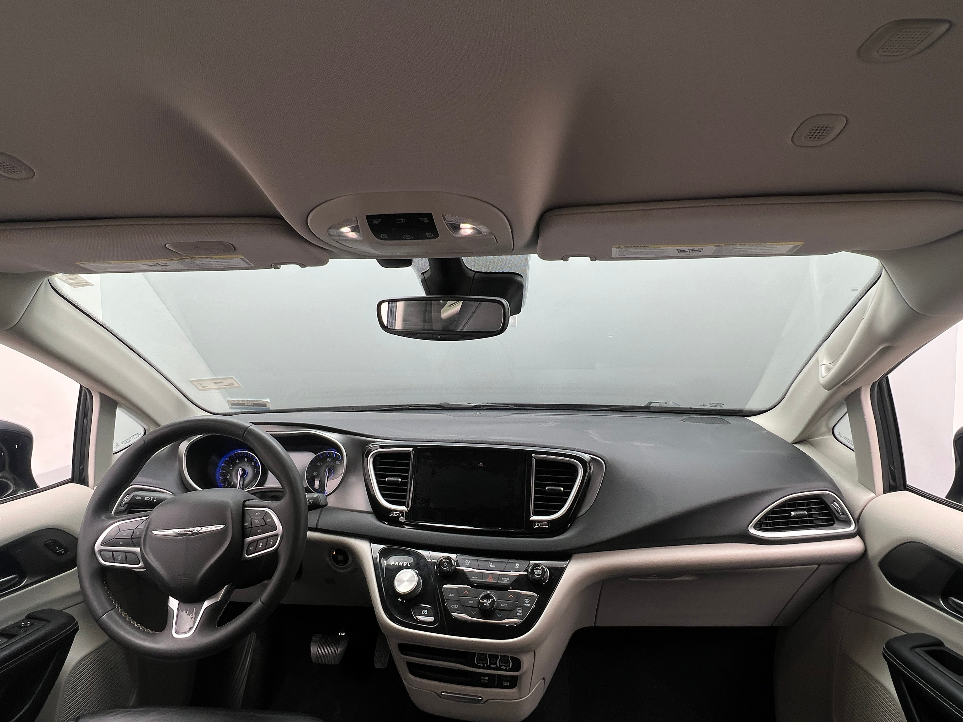2022 Chrysler Pacifica Touring L 2