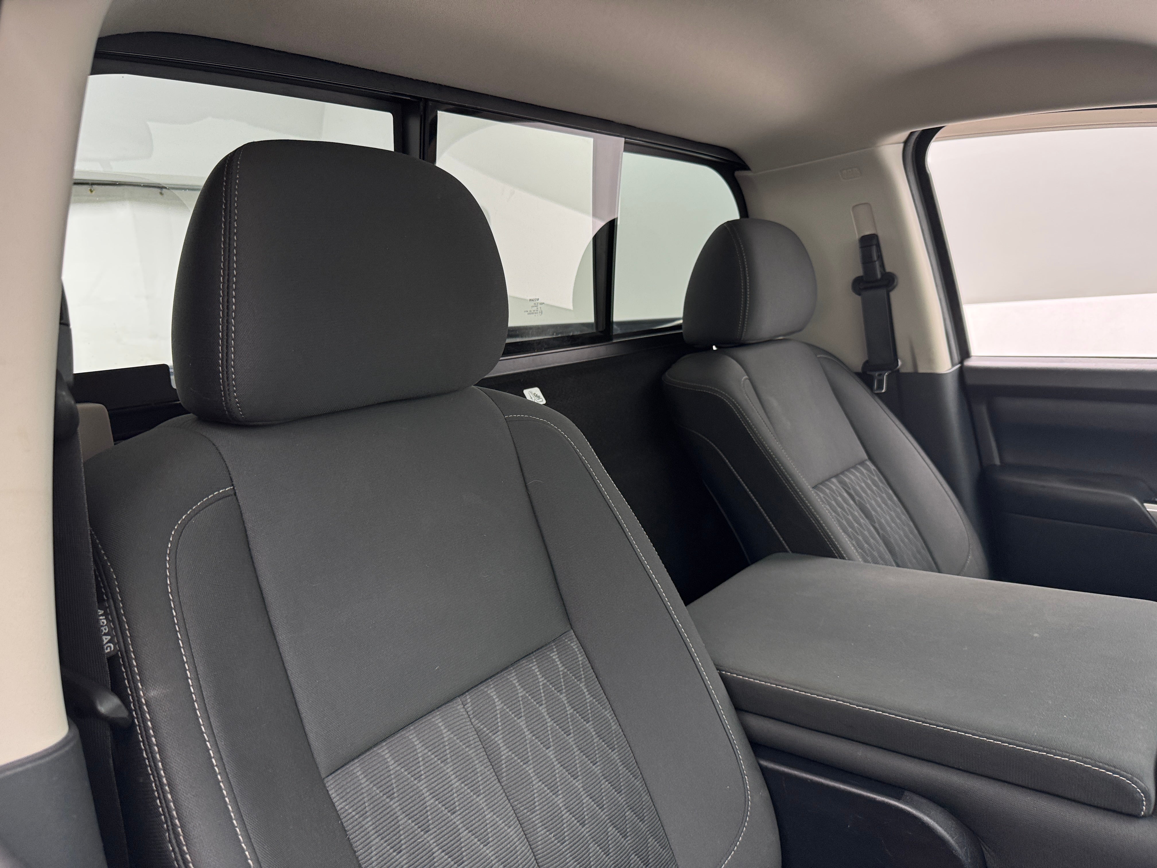 2017 Nissan Titan SV 2