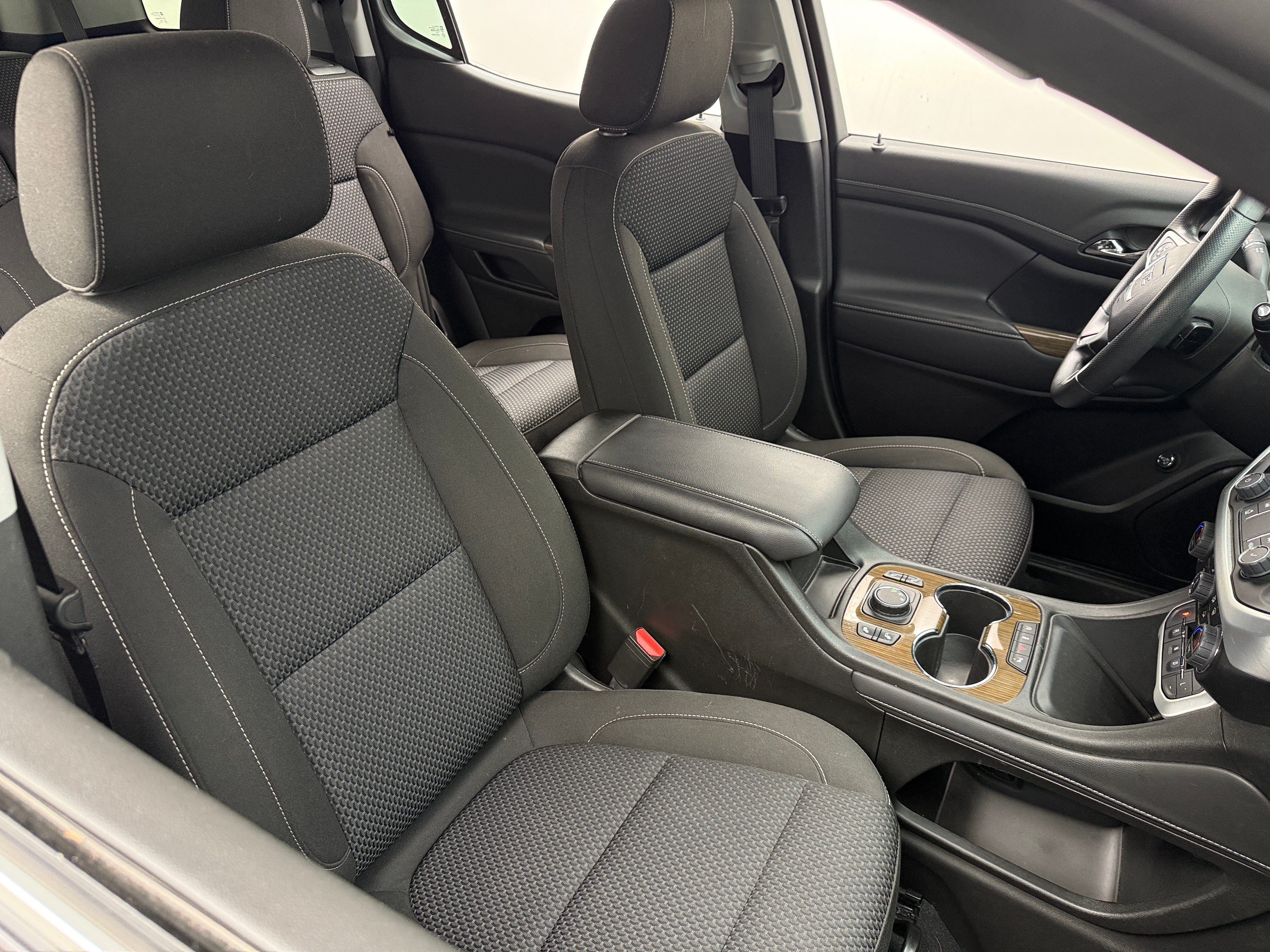 2023 GMC Acadia SLE 2