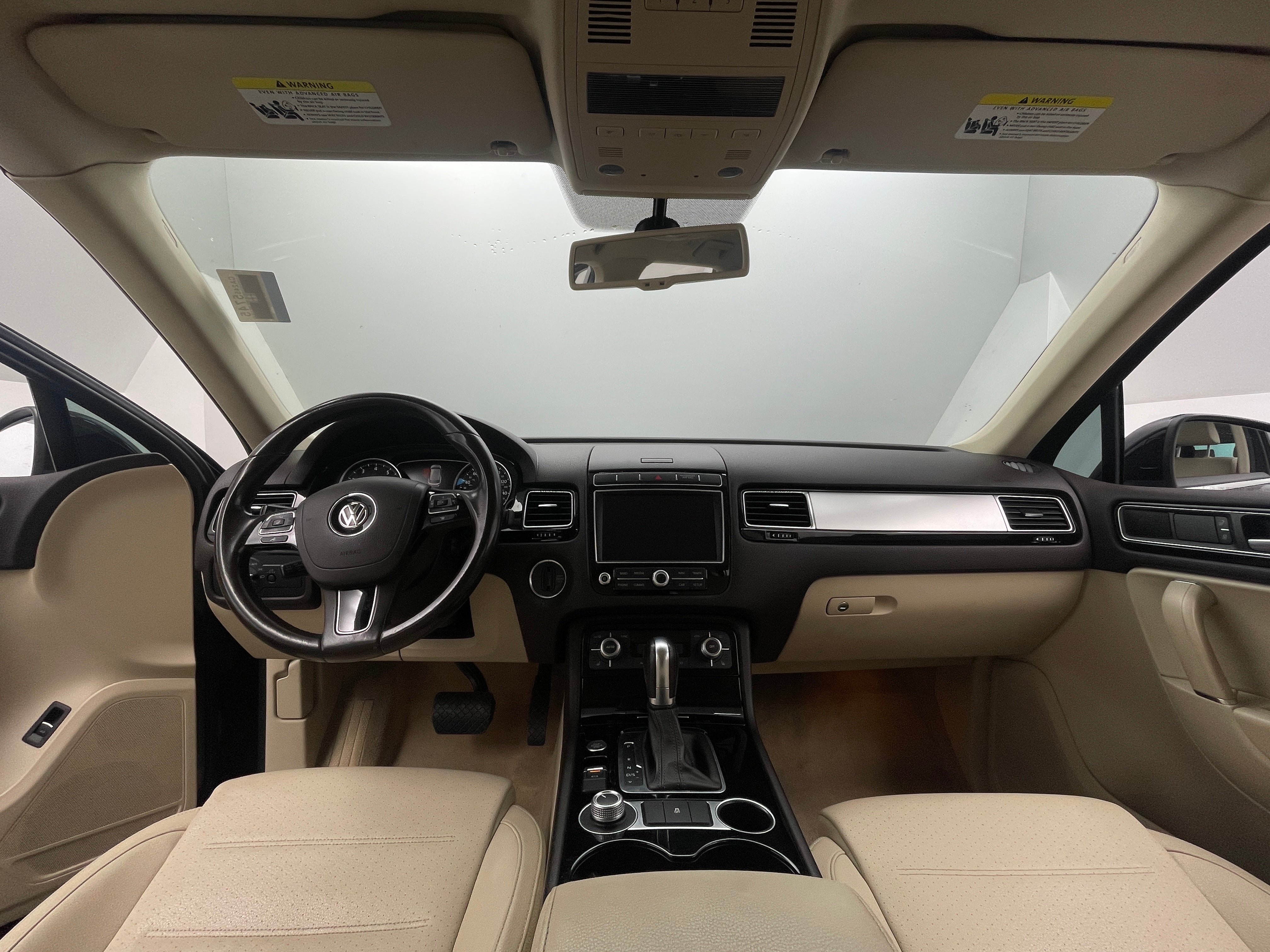 2016 Volkswagen Touareg VR6 Sport 3