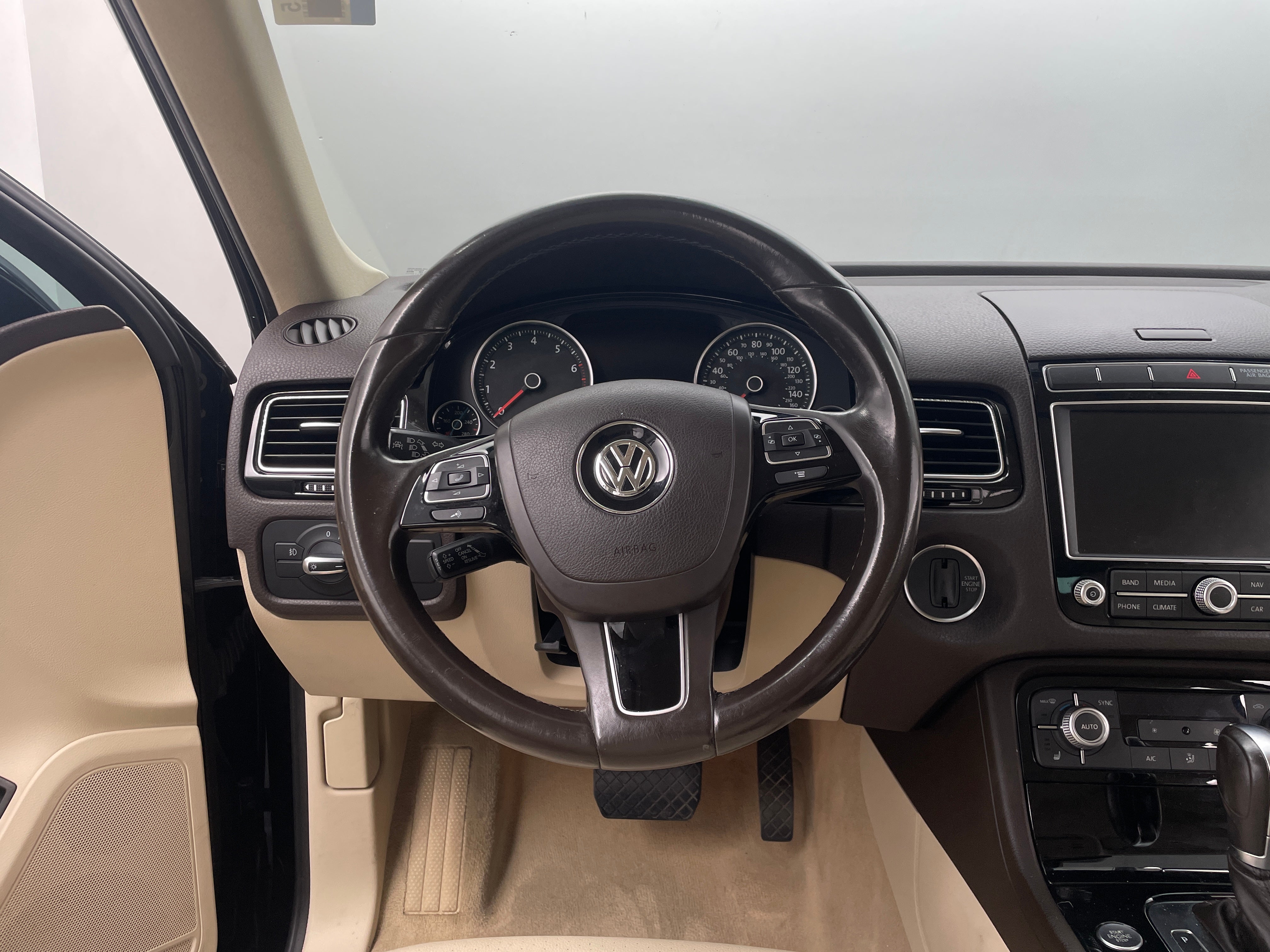 2016 Volkswagen Touareg VR6 Sport 5