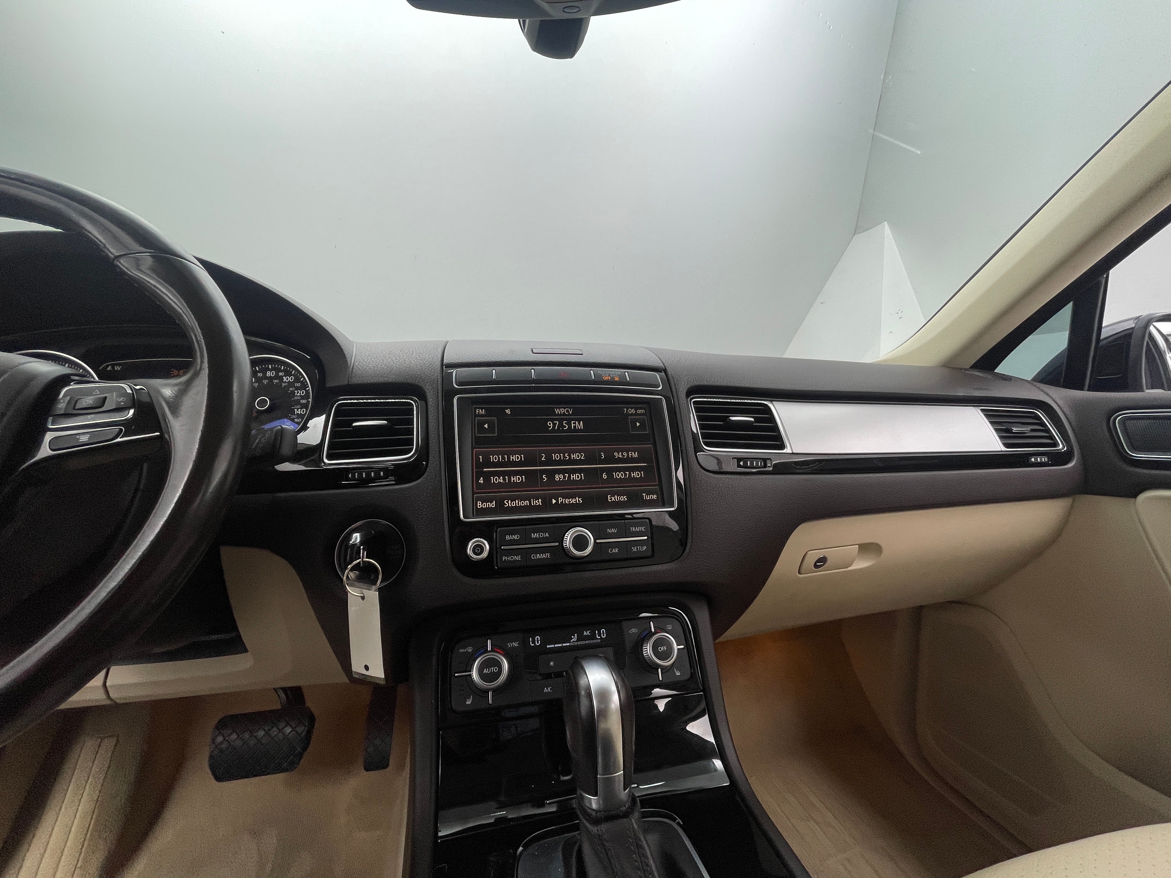 2016 Volkswagen Touareg VR6 Sport 4