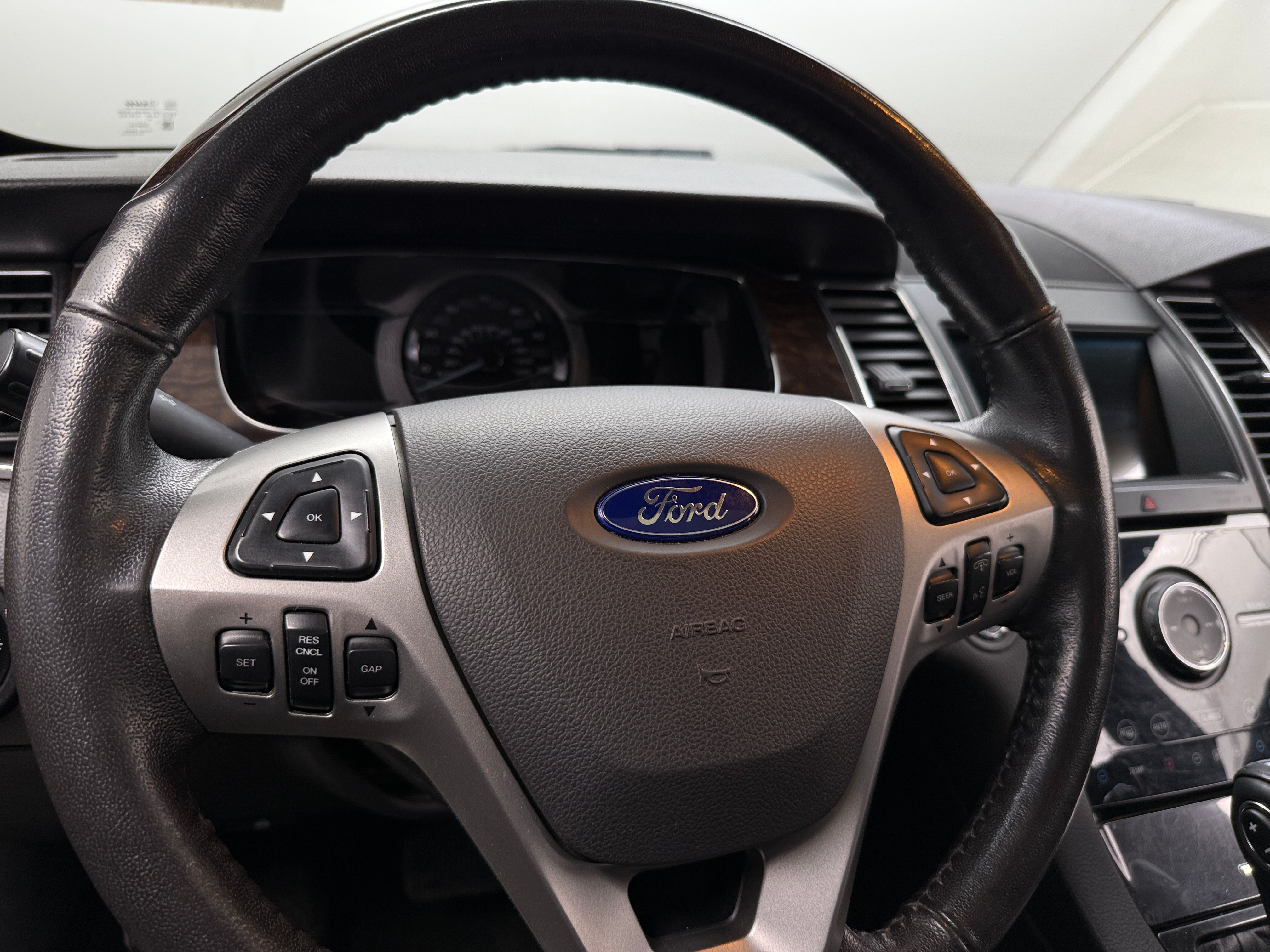 2017 Ford Taurus Limited Edition 4
