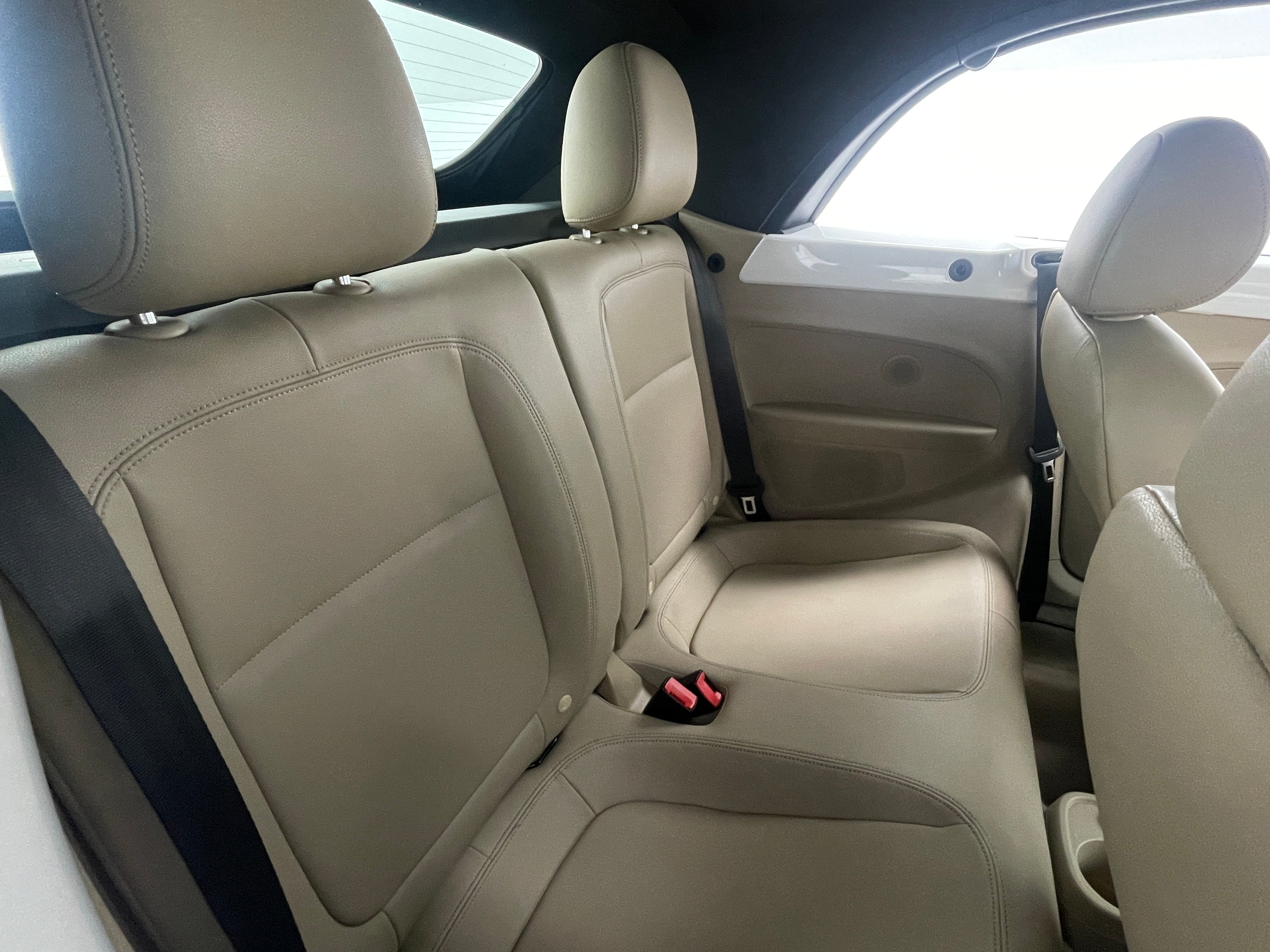 2013 Volkswagen Beetle  5
