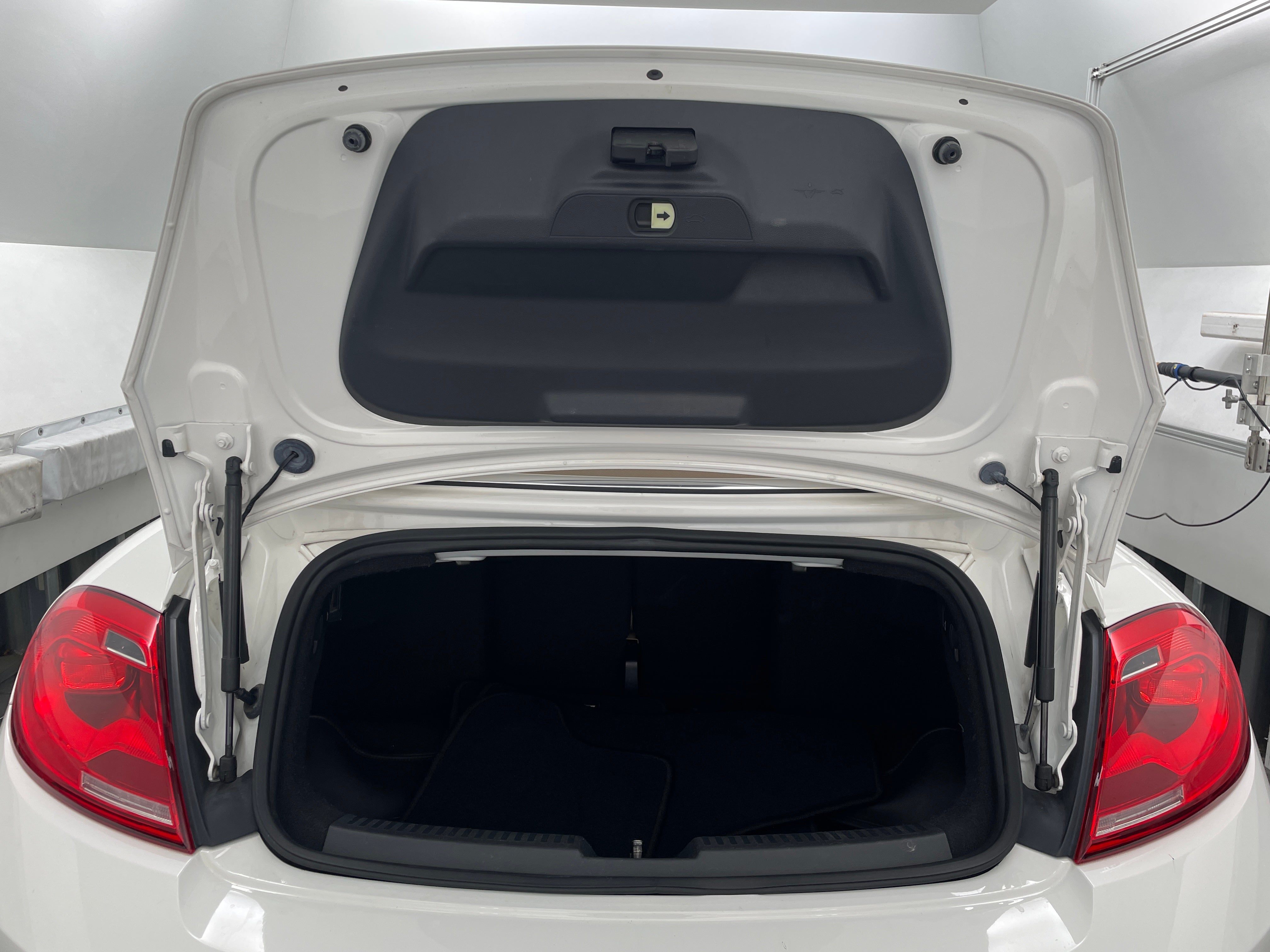 2013 Volkswagen Beetle  6