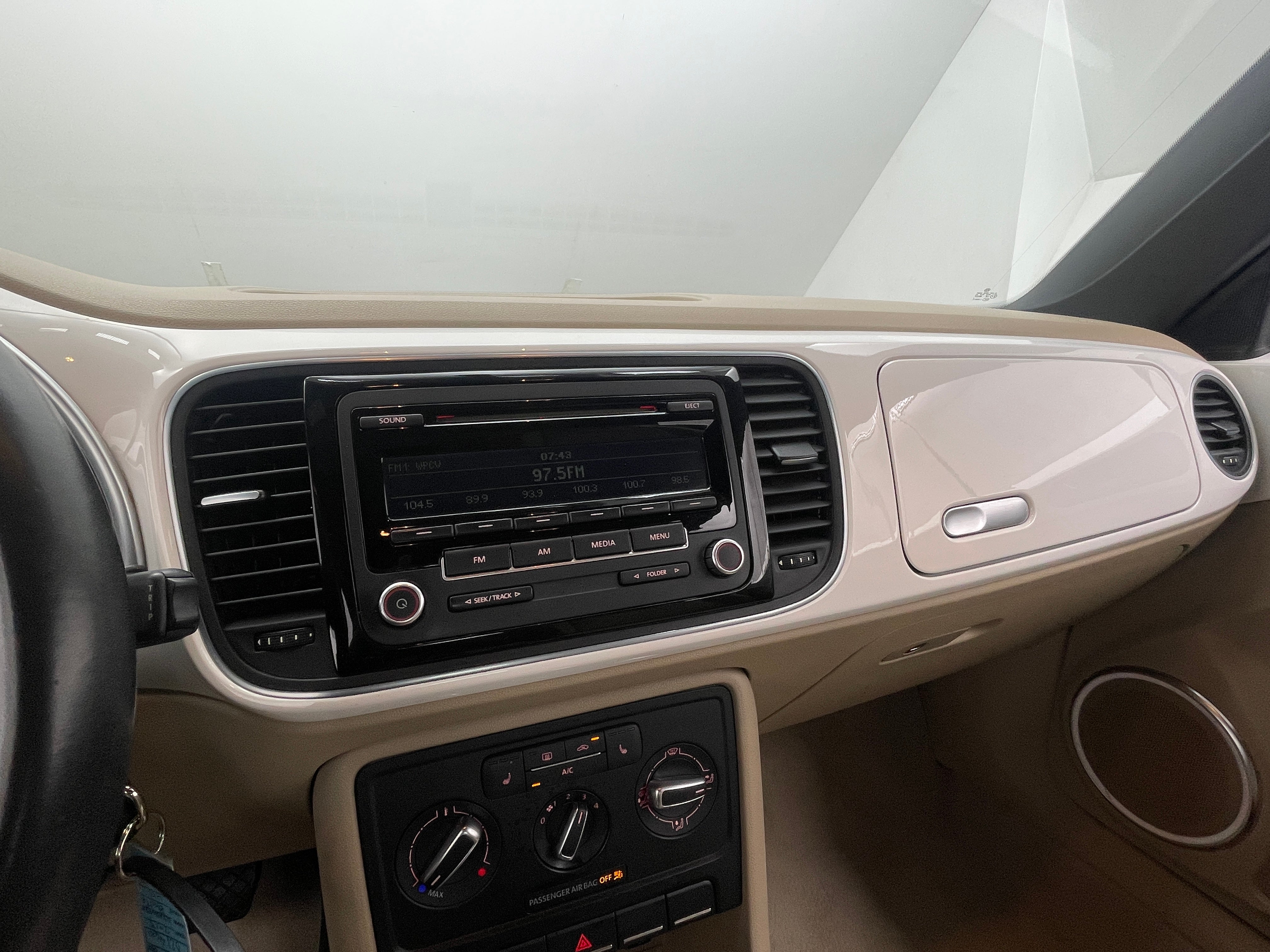 2013 Volkswagen Beetle  3