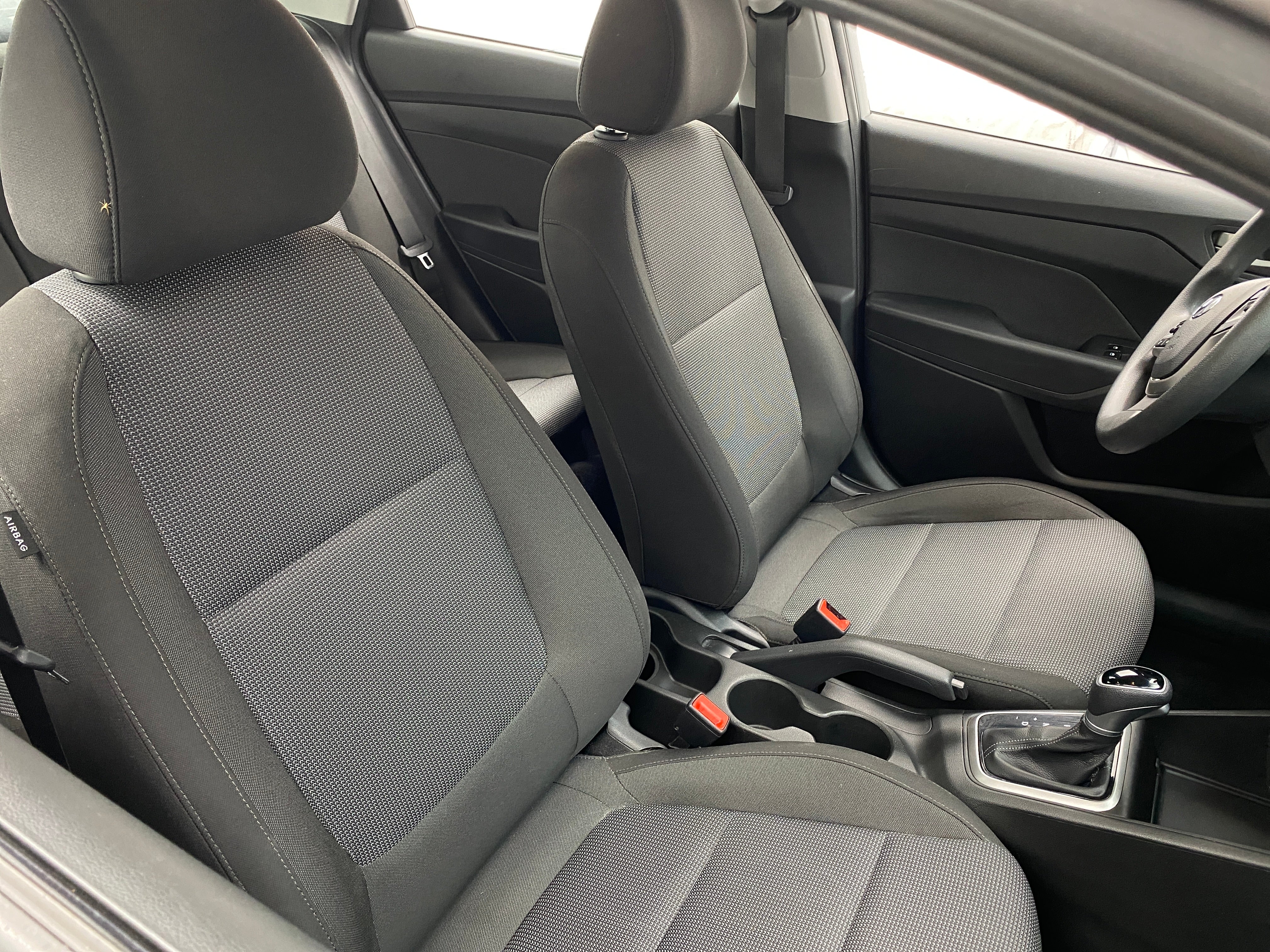 2022 Hyundai Accent SE 2