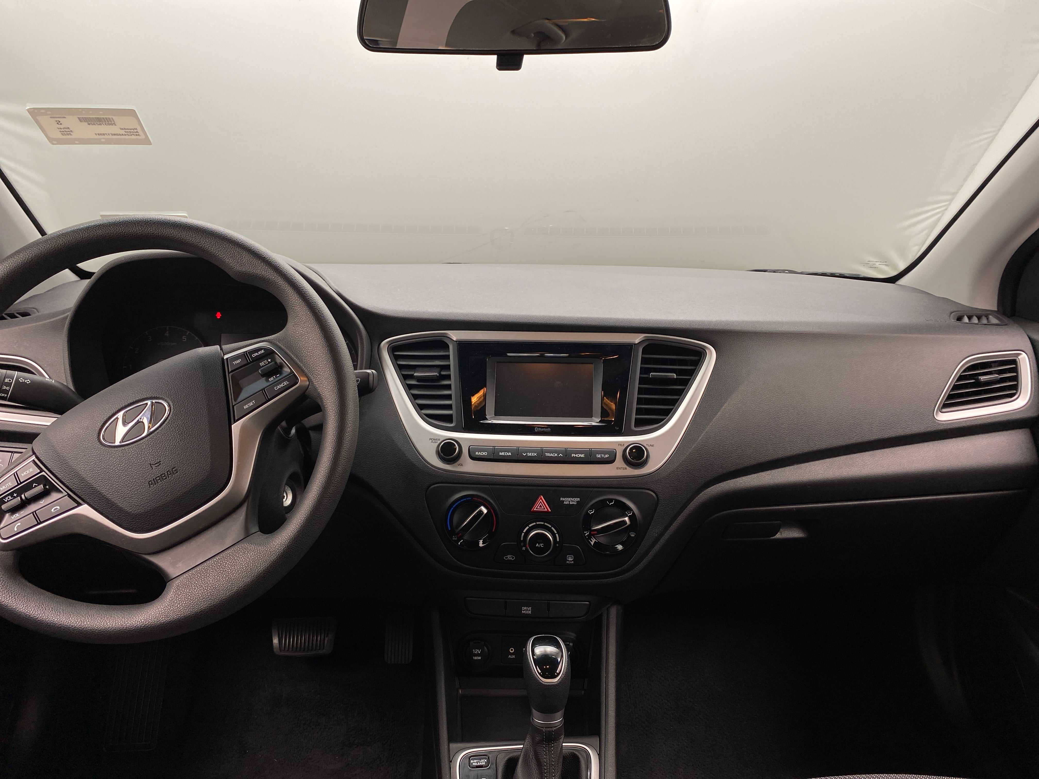 2022 Hyundai Accent SE 3