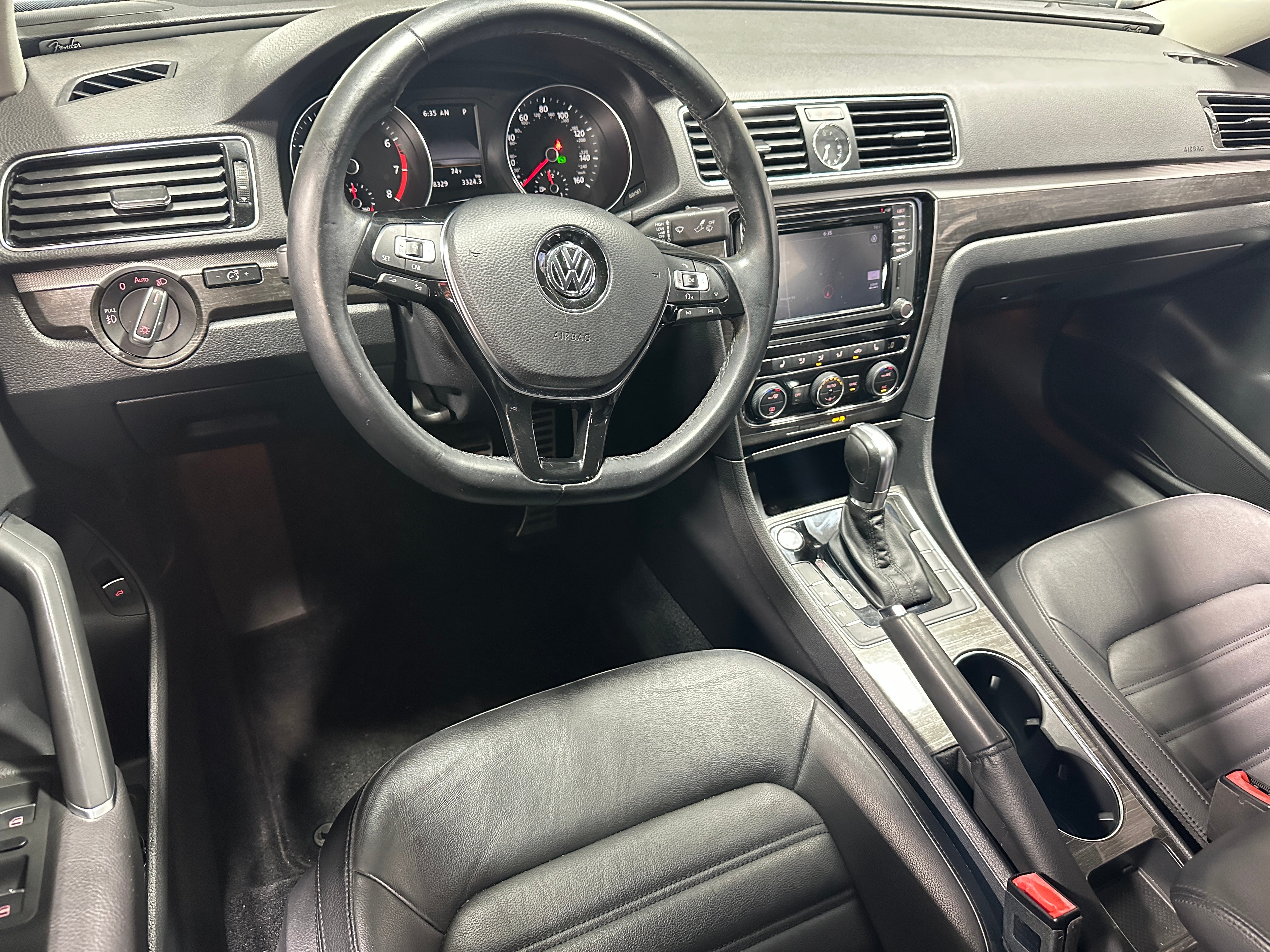 2017 Volkswagen Passat SEL 2