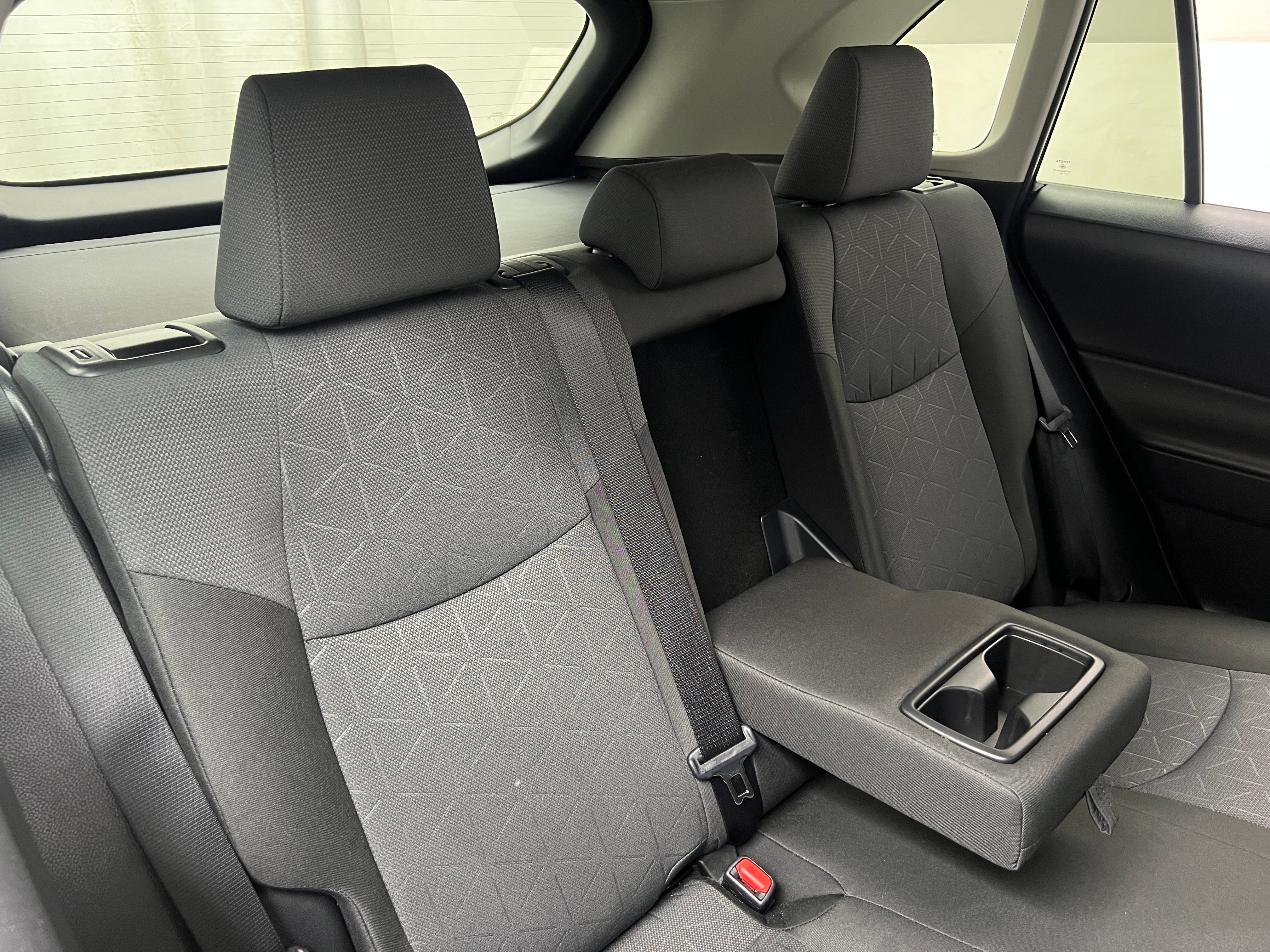 2024 Toyota RAV4 XLE 6