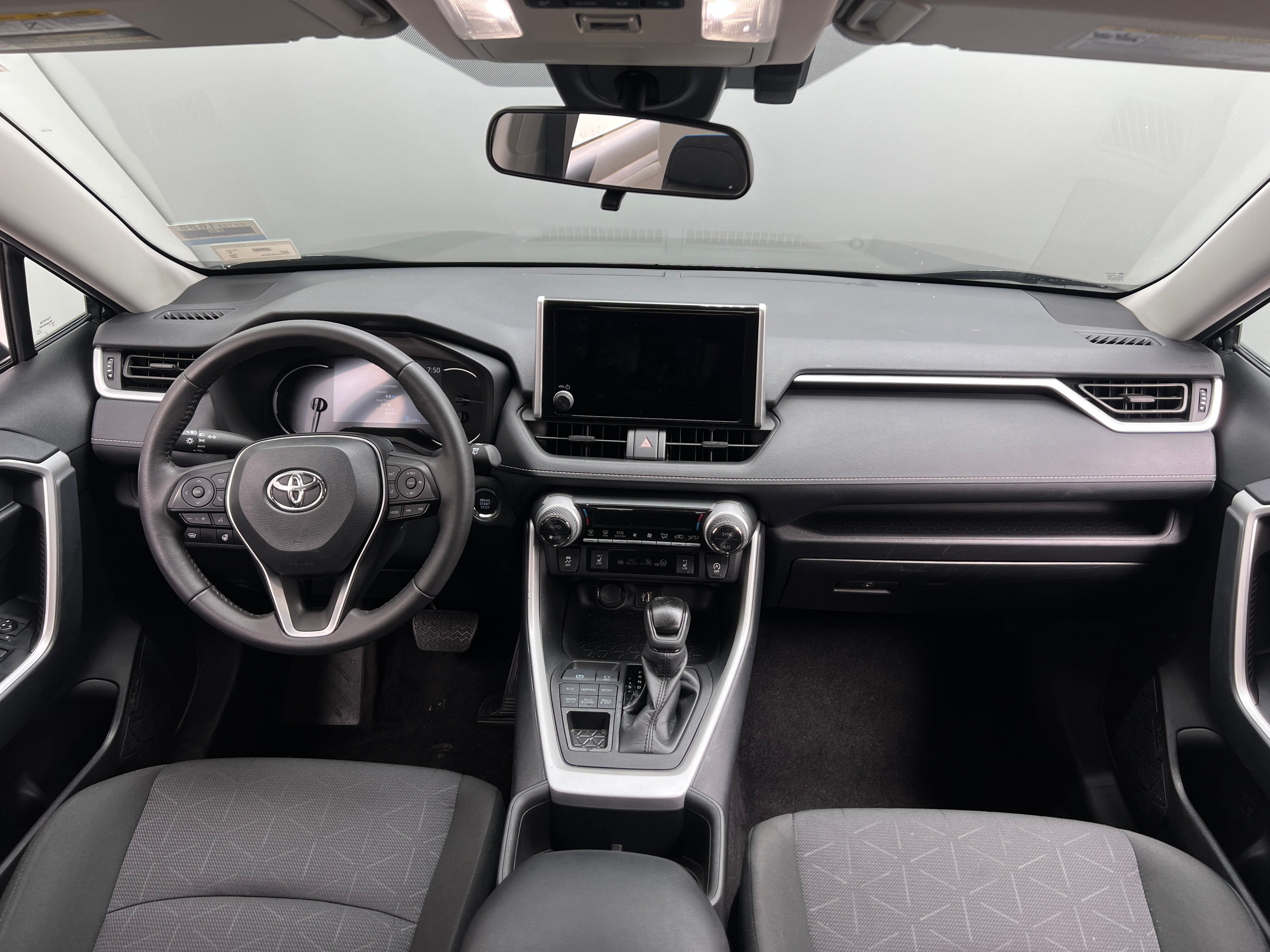 2024 Toyota RAV4 XLE 3